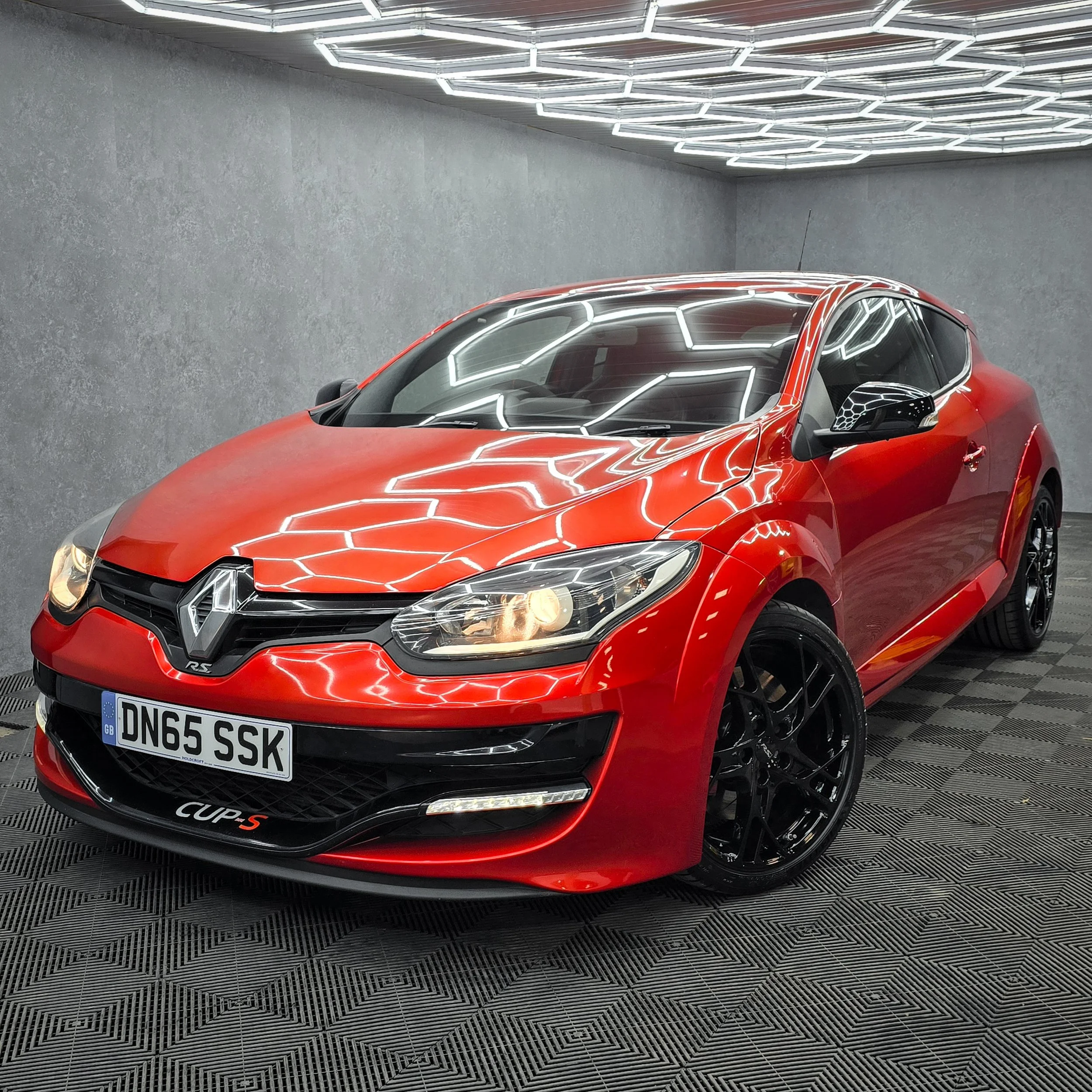 Renault Megane RS275 Cup-S - £16,500
