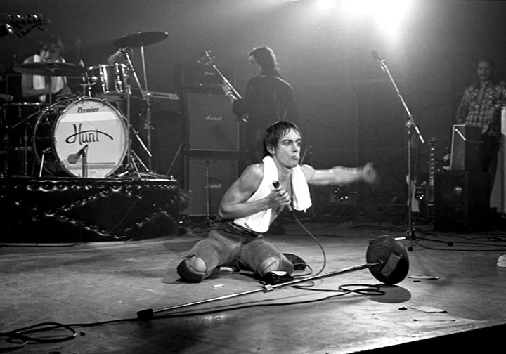 IGGY POP 1977 - 13" x 19" Photograph