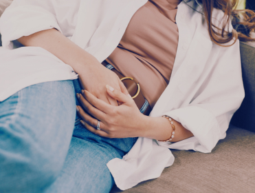Alimentation anti-inflammatoire et SPM : 4 solutions pour réduire les douleurs