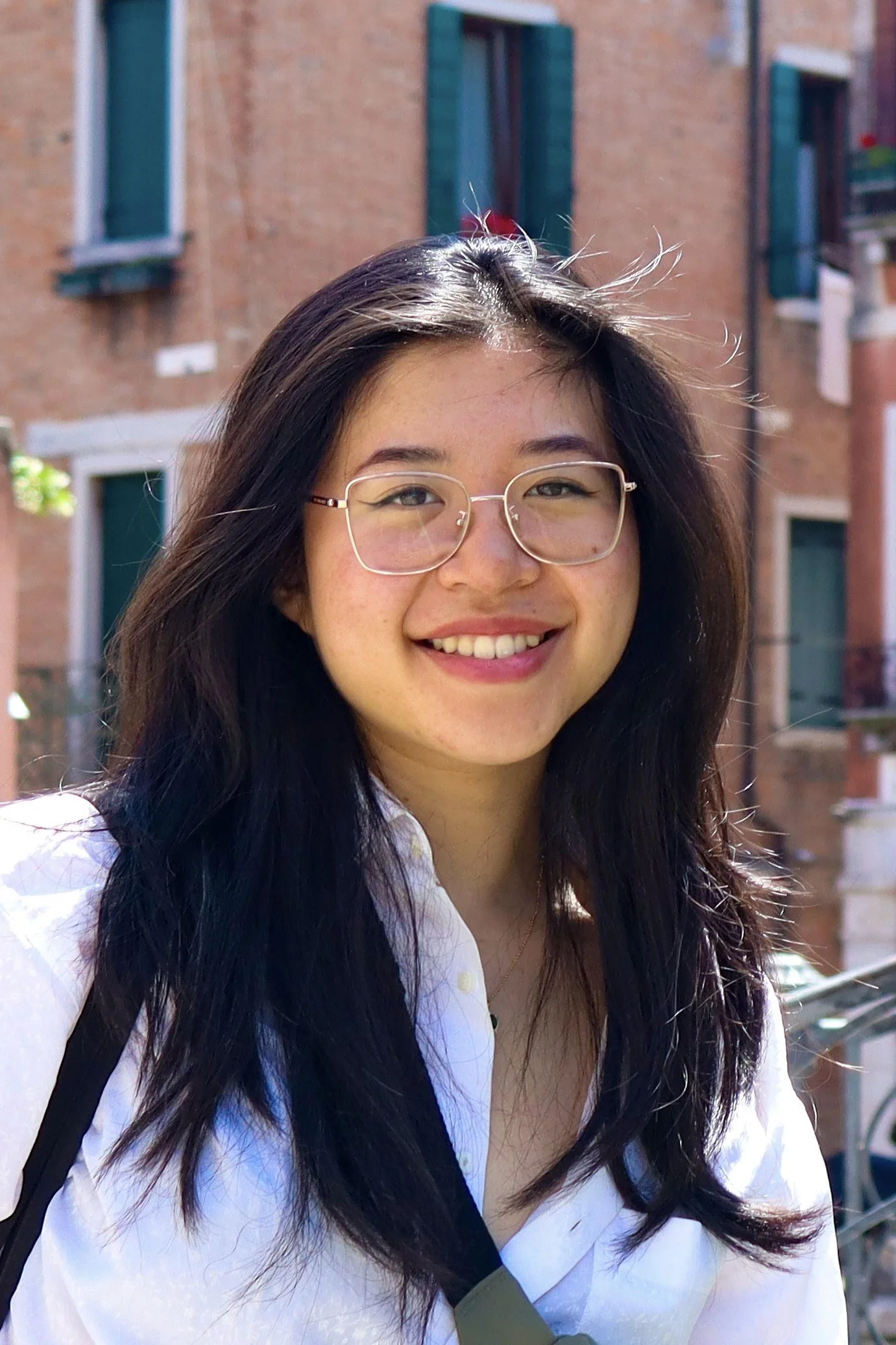 Headshot of Sophia Guan.