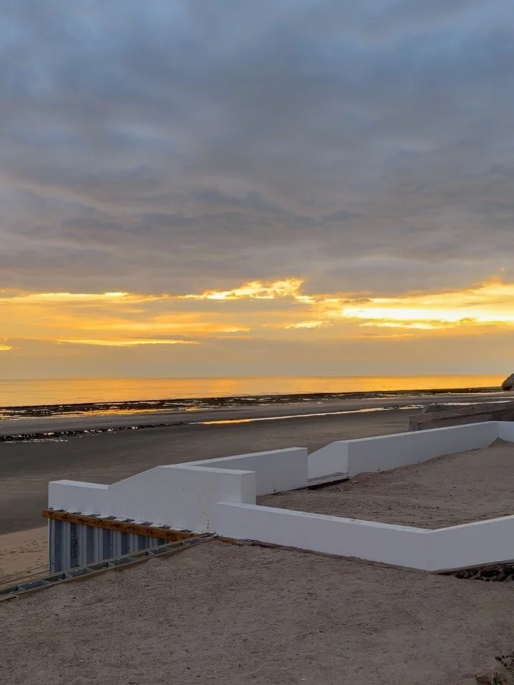 Rang in the new year on the Sea of Cortez to  officially &ldquo;SEAS THE DAY&rdquo; 😂 &thinsp;
&thinsp;
Hallway acoustics were almost as supersonic as the sunsets, so I was inspired to sing... Winter Song by @theheadandtheheart
