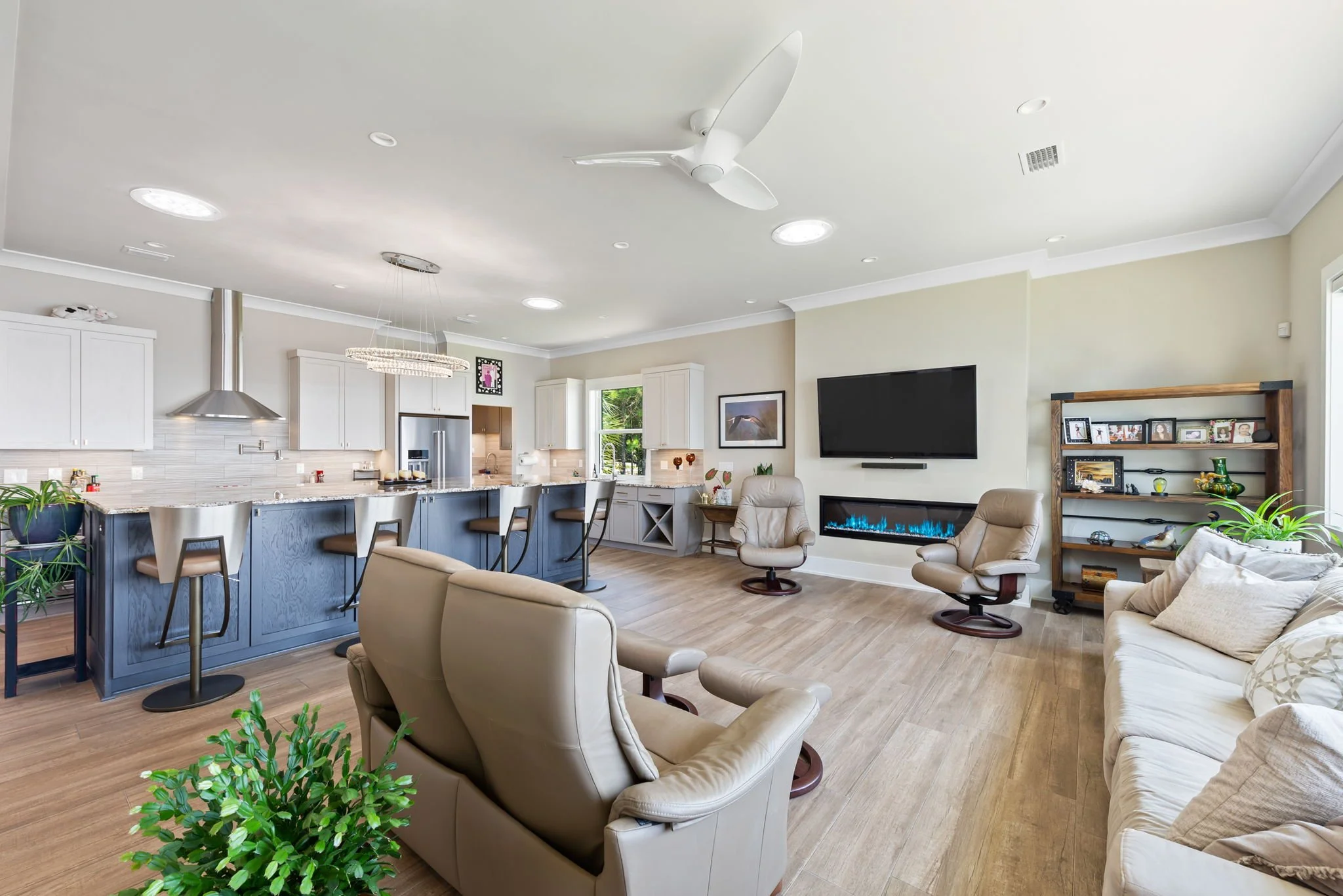 7693 North Shores Drive-17.jpg