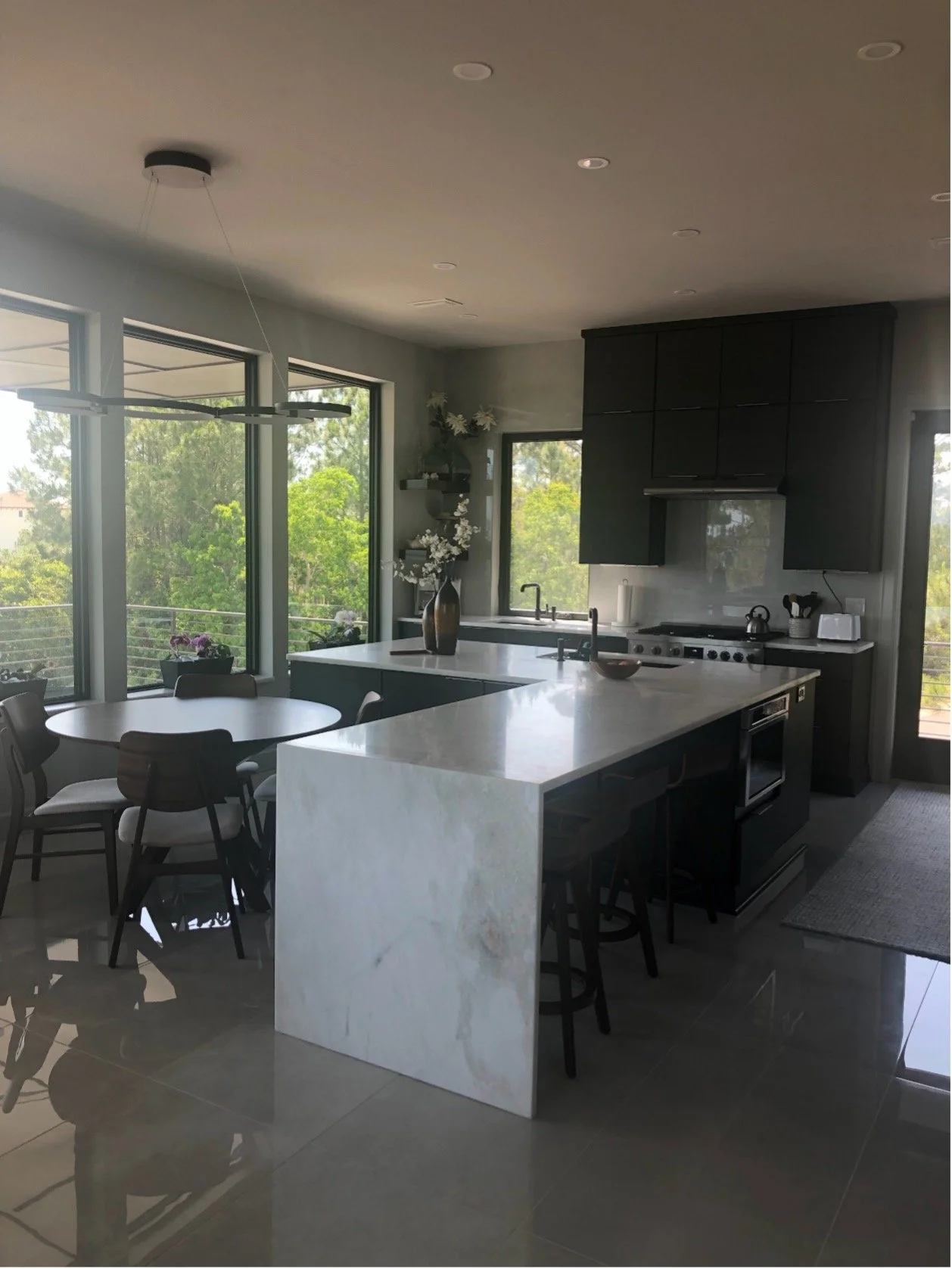 Modern beach or vacation house construction including interior design located in Gulf Breeze, Florida designed by the architecture firm Born Architects, which serves the northwestern Florida area including Port St. Joe, Gulf Breeze, St. George Island