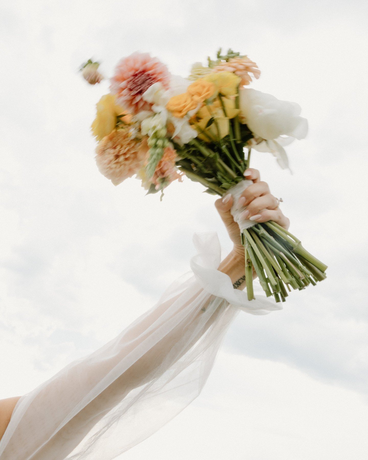 These florals are giving all the main character energy 

#WeddingFlorals #LetsGetHosted #HostedEvents #DayOfCoordinators #Kelowna #Okanagan

Vendor Lineup:

Venue: @creekandgully
Florals: @lavenderandlacefloralfarm
Photo: @alyssabeckphoto
Content: @p