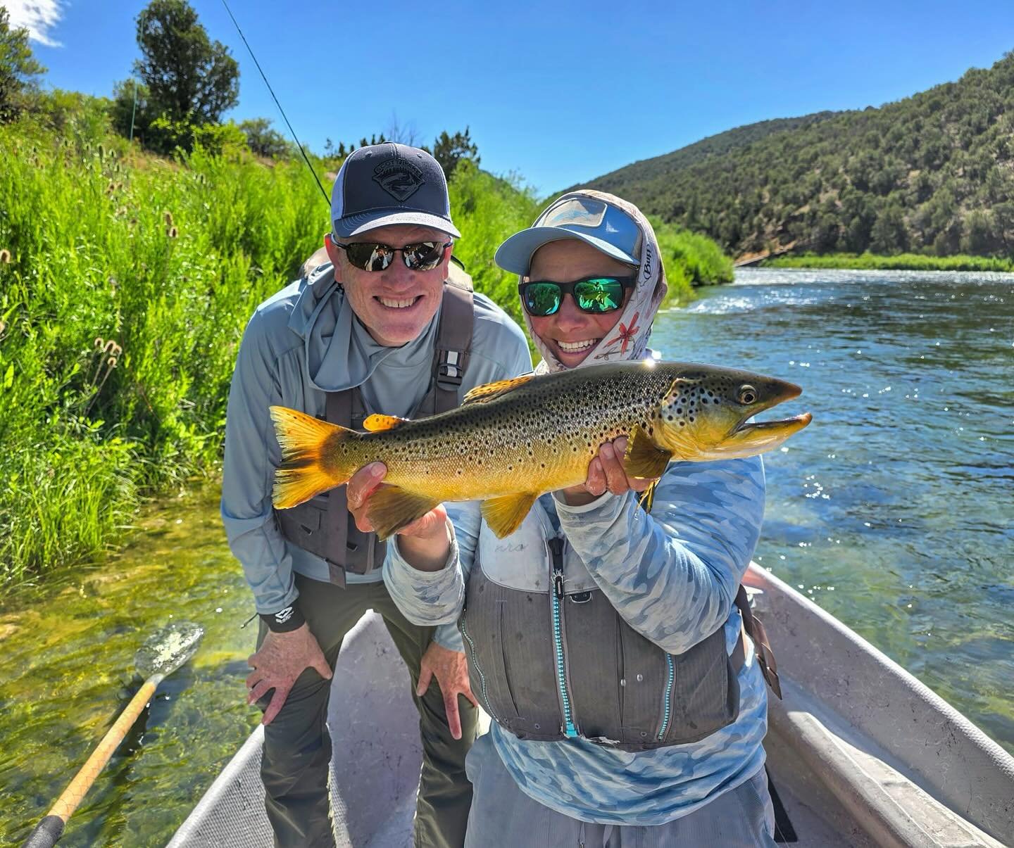 big shot, 
hol&rsquo; up, 
wait, 
peanut butter insides&hellip;
.
.
.
.
#bigshot #kendricklamar #greenriver #catchandrelease #flyfishing #tugisthedrug #lifebehindthesticks #thisiswhy #alwaysinseason #flyfishingnation #outdoorwomen #queenofthegreen #l