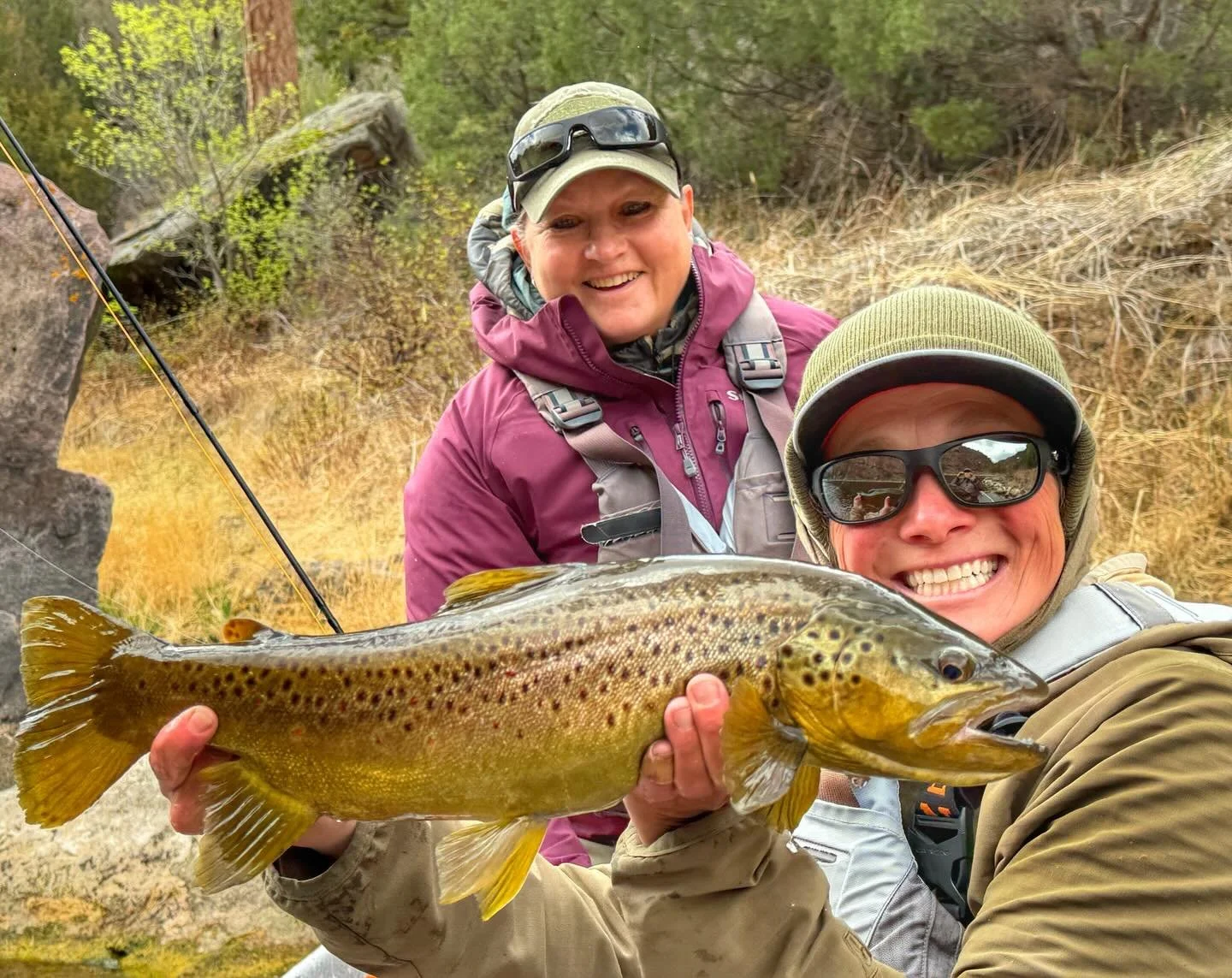 remember the time&hellip;
we were both eye to eye,
and we both knew the reasons why&hellip;
.
.
.
.
#awayfromthemire #billystrings #greenriver #catchandrelease #queenofthegreen @scientificanglers @orvisflyfishing @grundens