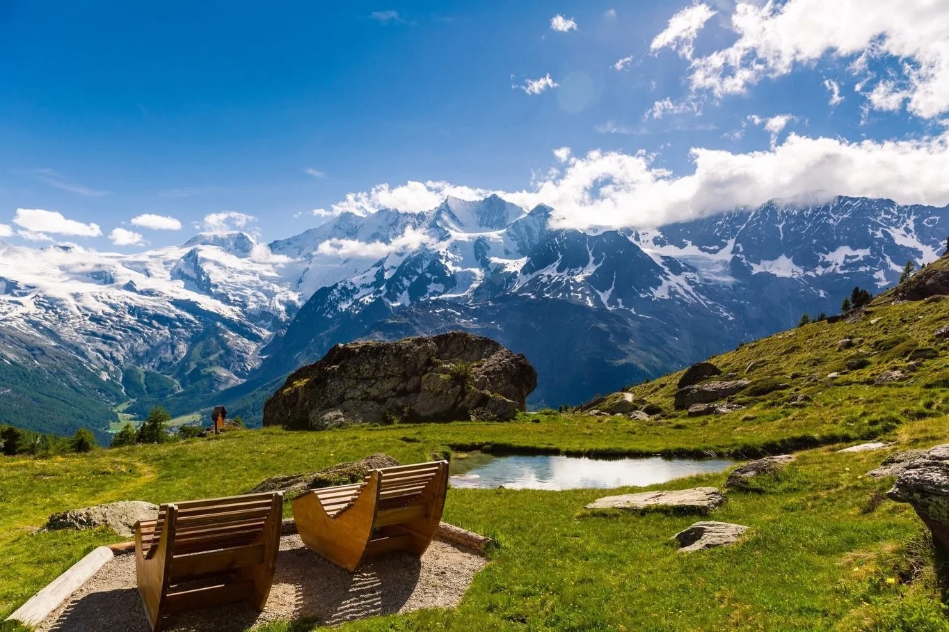 🥾🇨🇭 Stride out solo in Saas-Fee 🇨🇭🥾 

Head to the Swiss Alps for a solo walking escape surrounded by soaring peaks, snowy glaciers and beautiful summer trails. 

Included in your holiday to Saas-Fee
🎫 Swiss Half Fare Card with half-price rail,