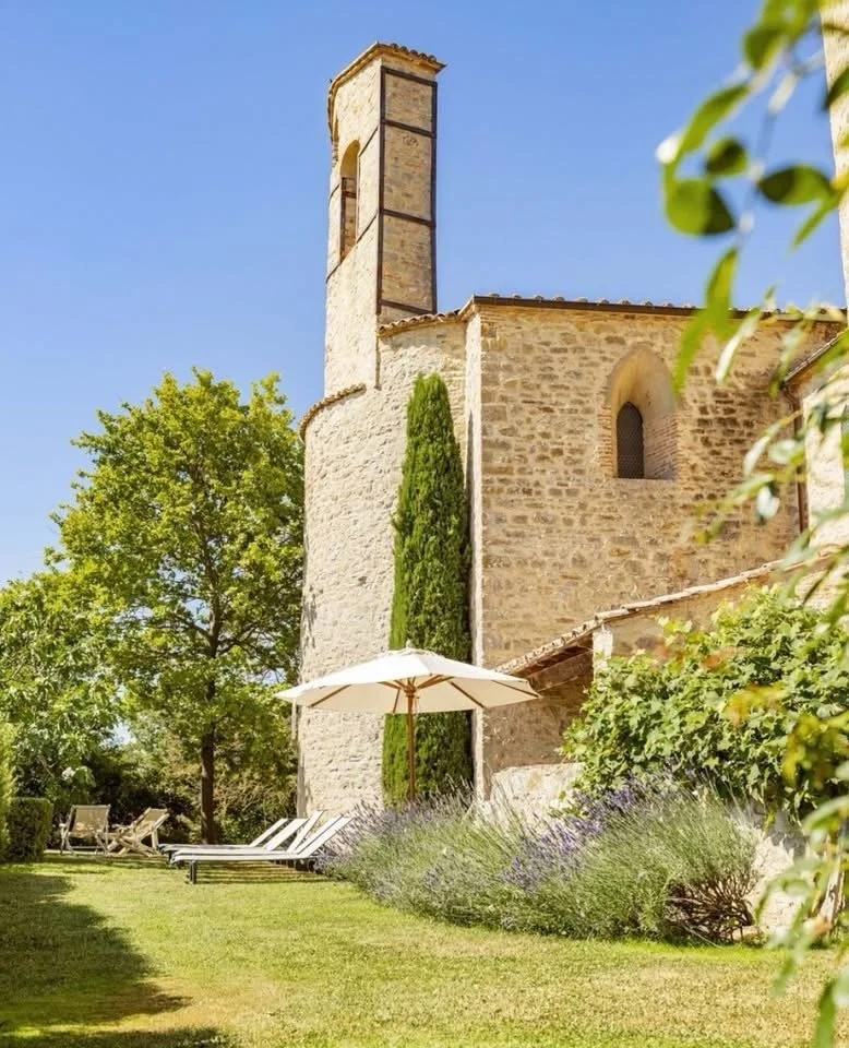 Your knitwear can wait. ⁠
⁠
September isn&rsquo;t ready to give up on summer. And with warm coastlines, quieter stays and plenty of sun still in play, neither are we. Soak up the September sun with our edit of European stays.⁠
⁠
🏡: Vineyards &amp; L
