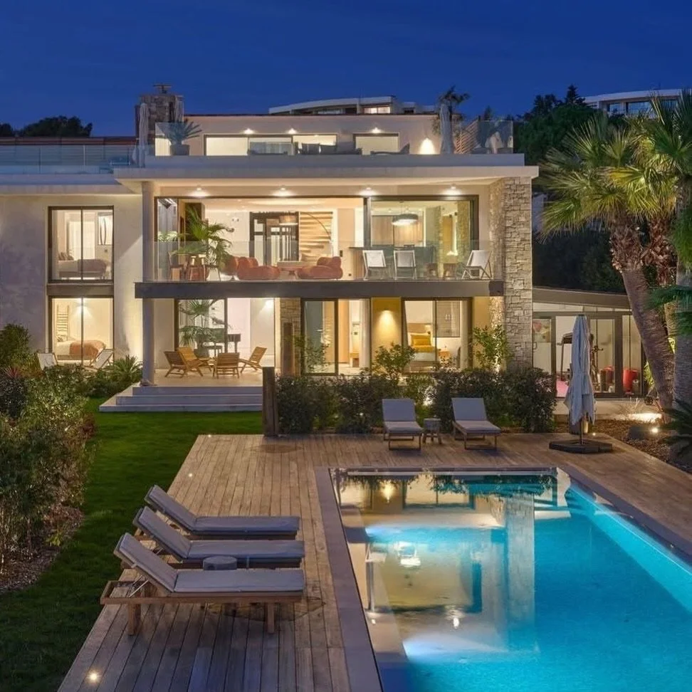 Positioned for the view.⁠
⁠
This villa faces the Mediterranean head-on, with open sightlines from nearly every corner. Swim beneath the palms, step straight into the sea with a paddleboard, or retreat to the sauna as the light shifts. Thoughtful extr
