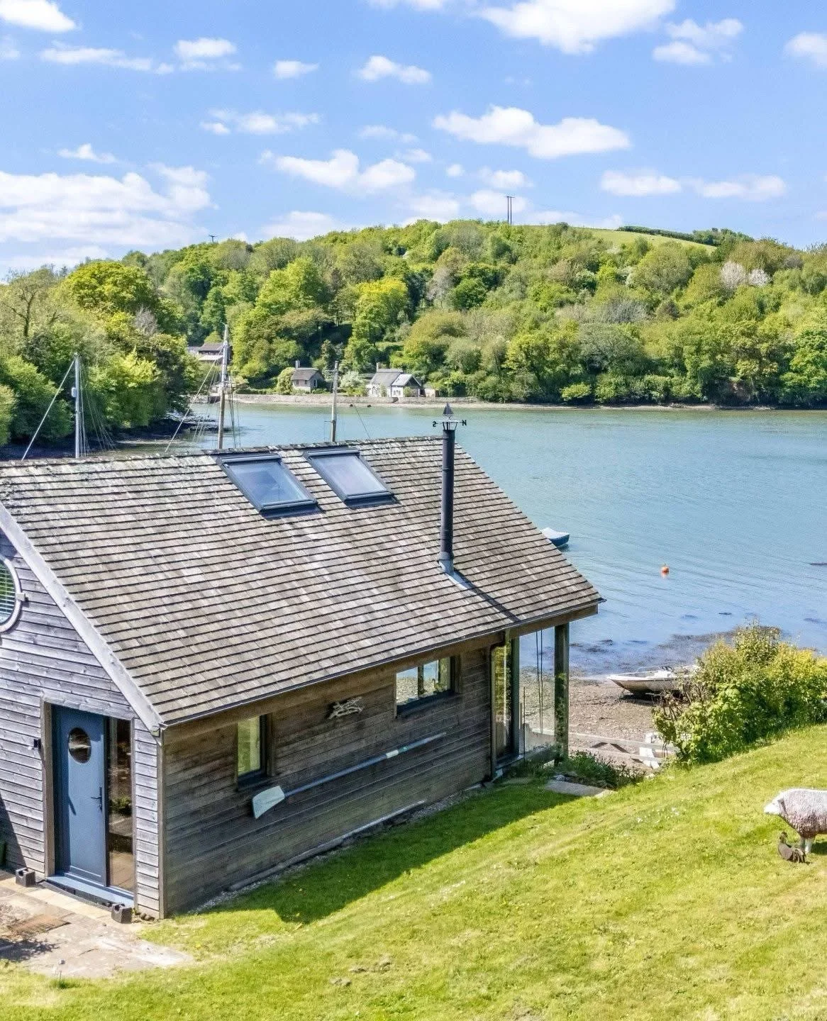 River retreat. ⁠
⁠
Converted boathouse &lsquo;The Quiet Mooring&rsquo; set right on the water in South Devon. Open-plan, easygoing, and built around the view - with mornings on the balcony, afternoons on the river, and evenings by the log burner. Bes