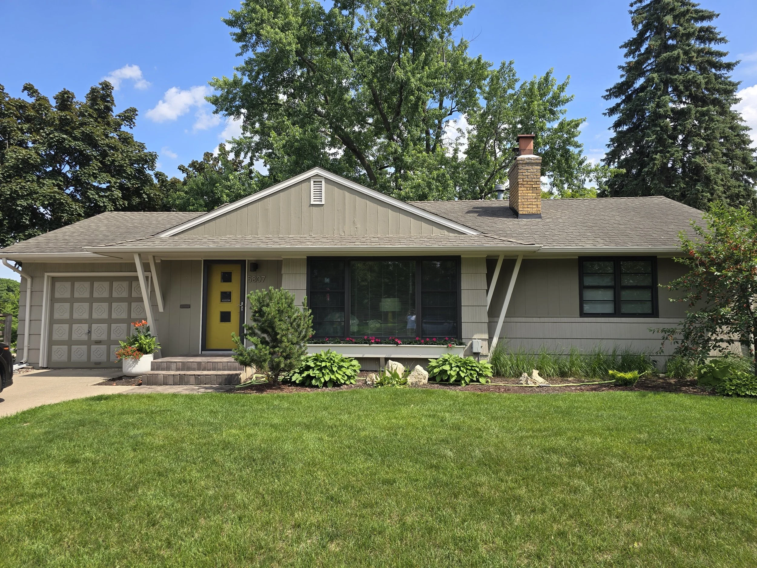 minneapolis-mid-century-rambler-exterior-painting-neutral-tones.jpg