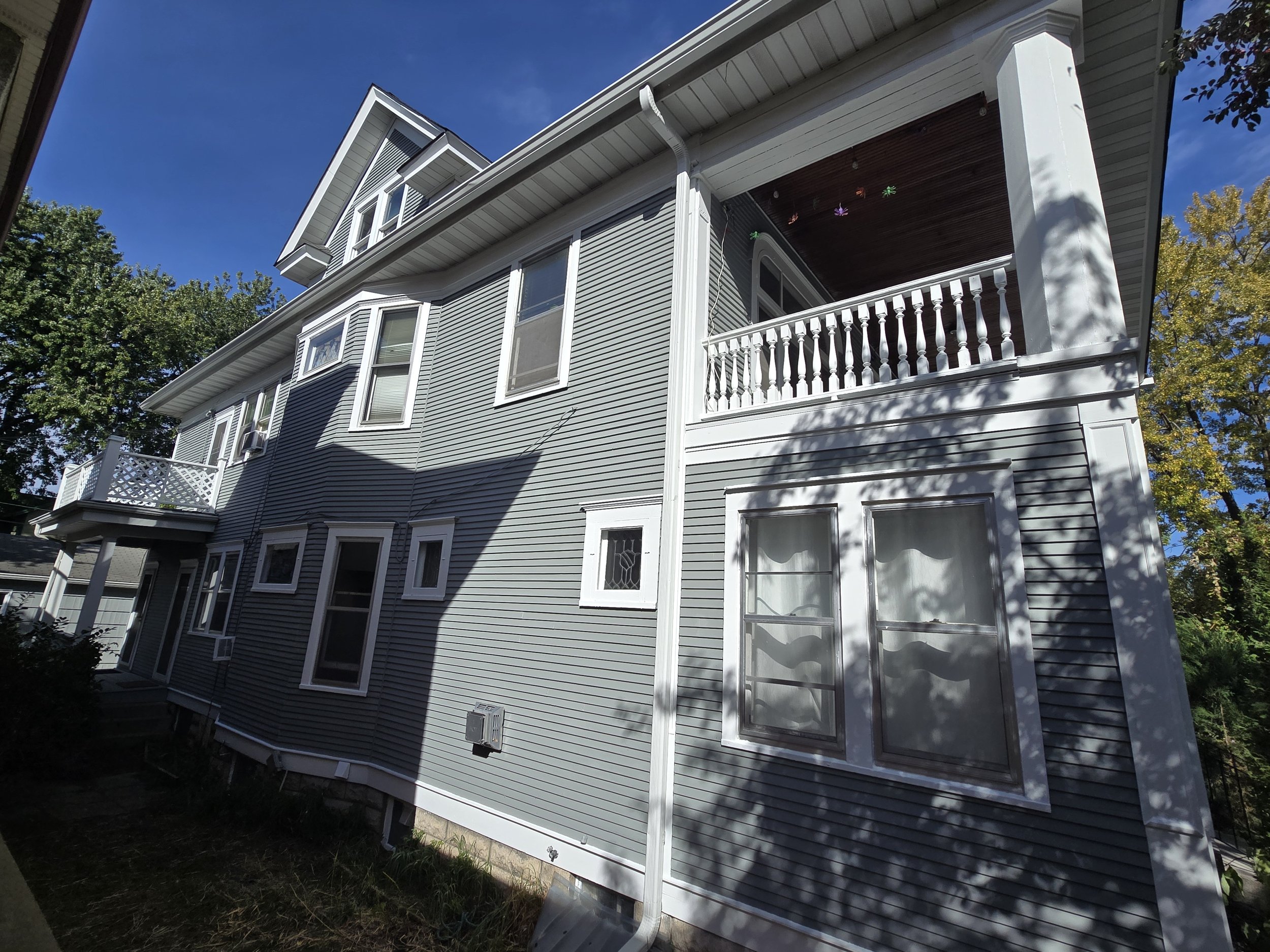 minneapolis-victorian-exterior-painting-gray-white.jpg