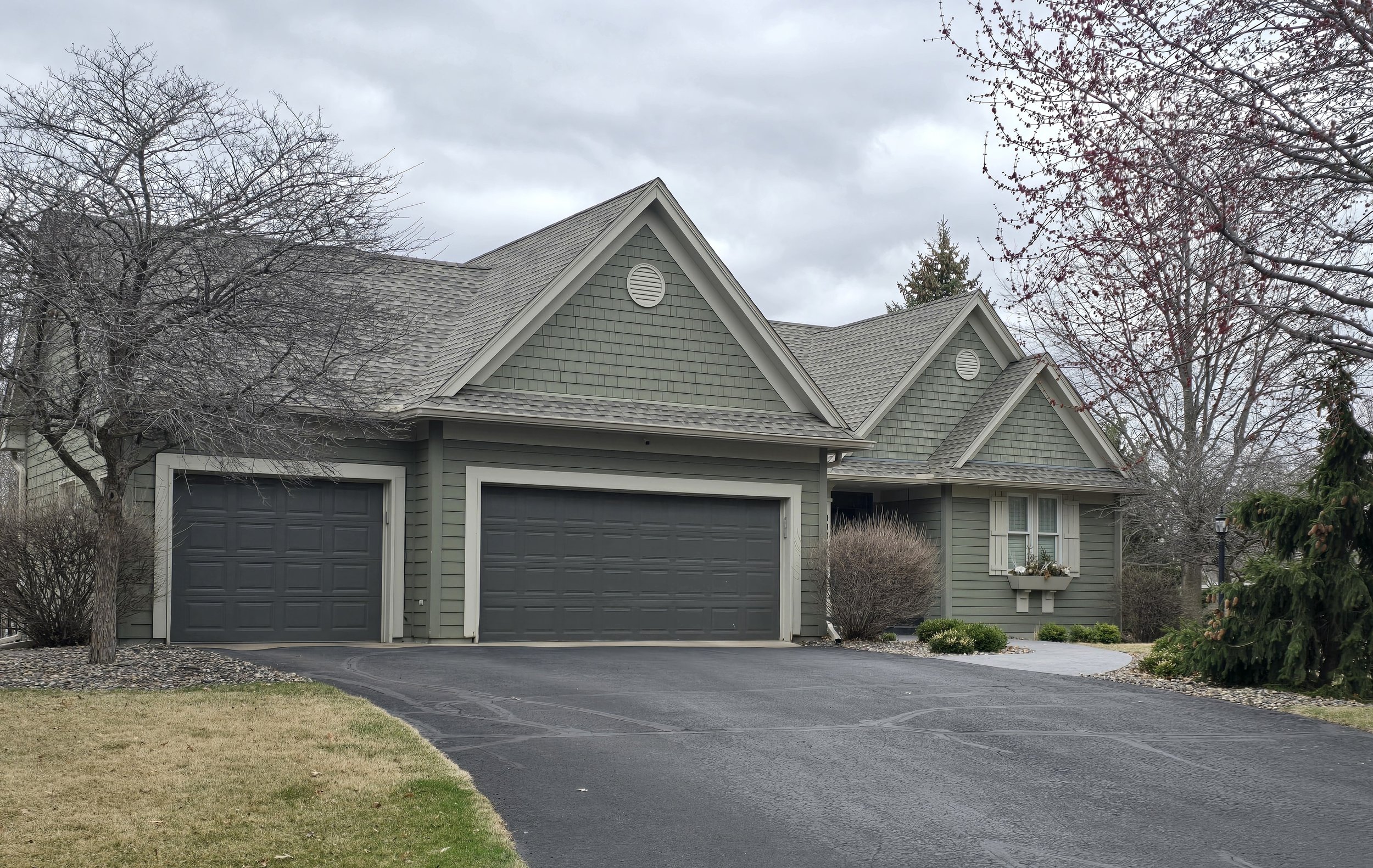 eagan-exterior-house-painting-green-three-car-garage.jpg