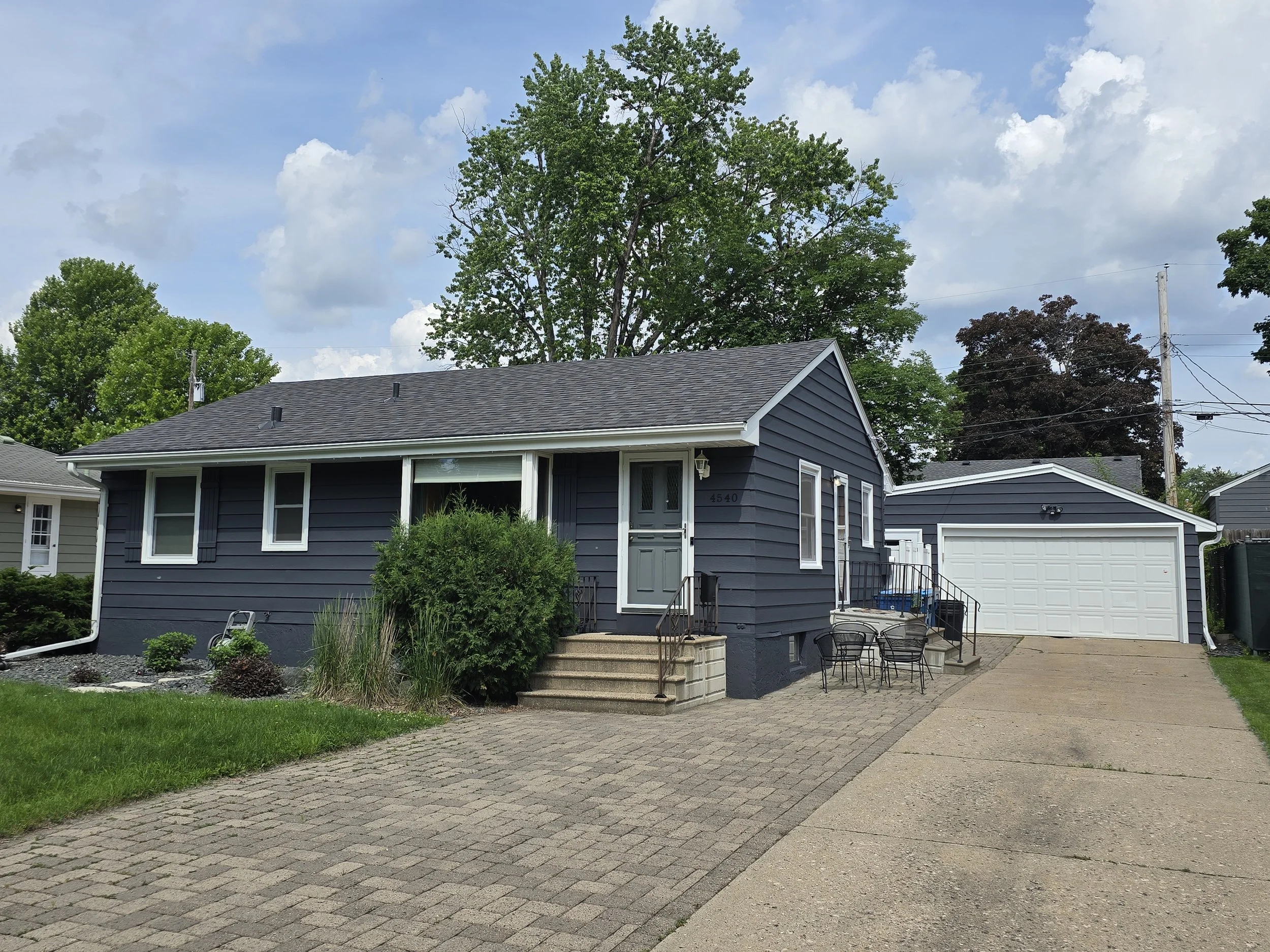 minneapolis-ranch-exterior-painting-dark-gray.jpg