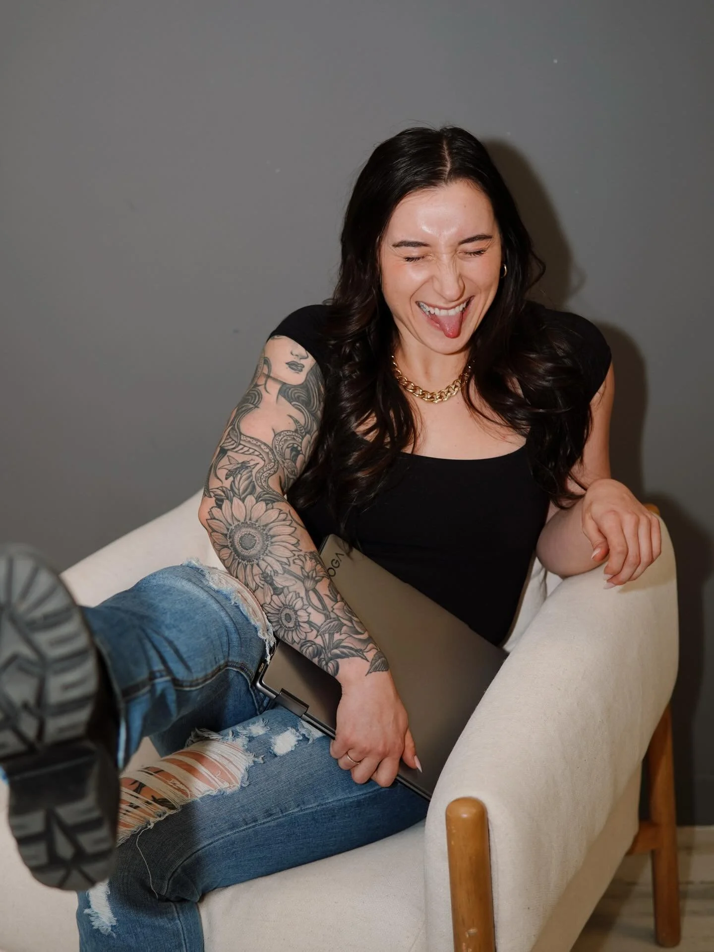 Not going to lie&hellip; I kind of kicked 2025&rsquo;s butt 💅

I&rsquo;m so proud of the business I built this year. In just 9 short months, alongside 7 incredible agents, I assisted with 90+ closings - and that still blows my mind!

The most impact