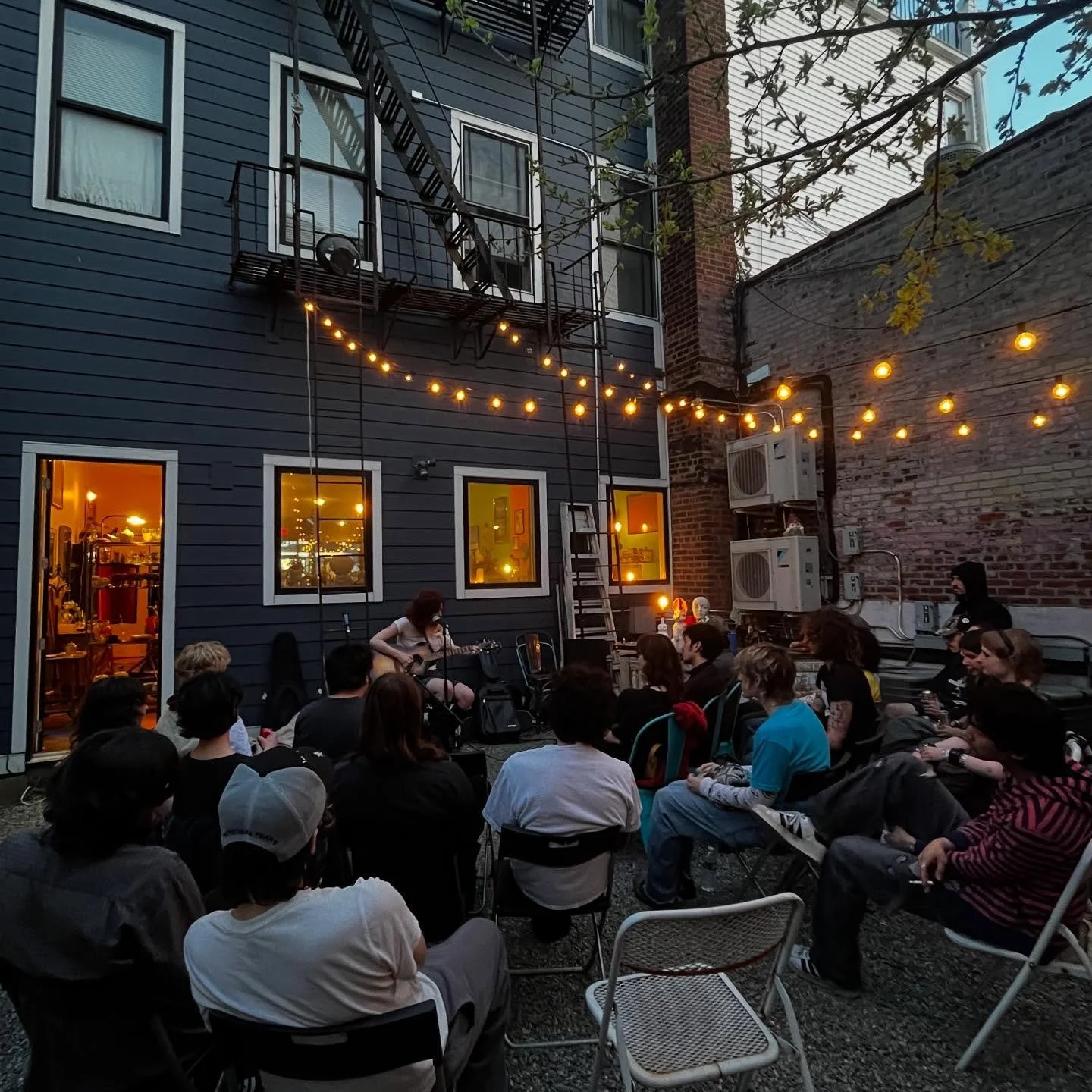 Pics from our first acoustic show on the 24th! Thanks everyone for coming by &lt;3 Next one is on for May 8th 🙌 Can&rsquo;t wait 😙