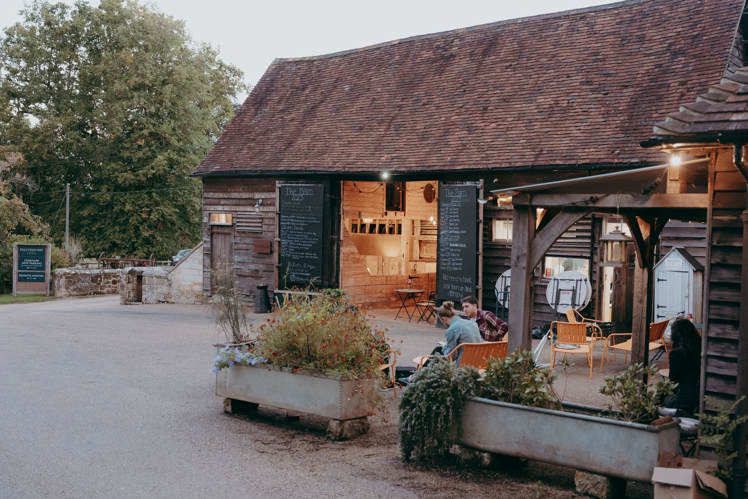 153 hampshire-documentary-wedding-photographer-falconhurst-kent-.jpg