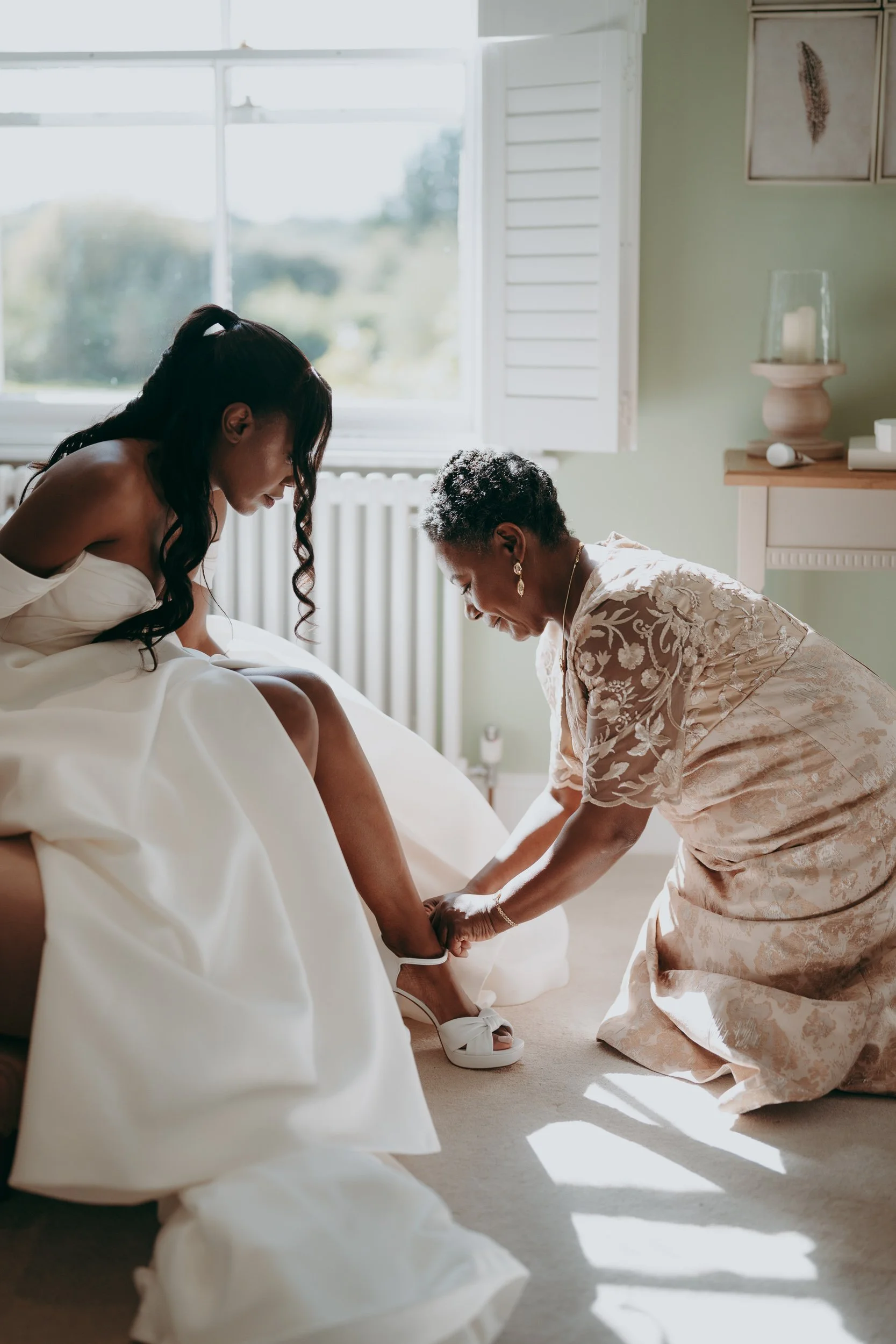 10 hampshire-documentary-wedding-photographer-northbrook-park-farnham-.jpg