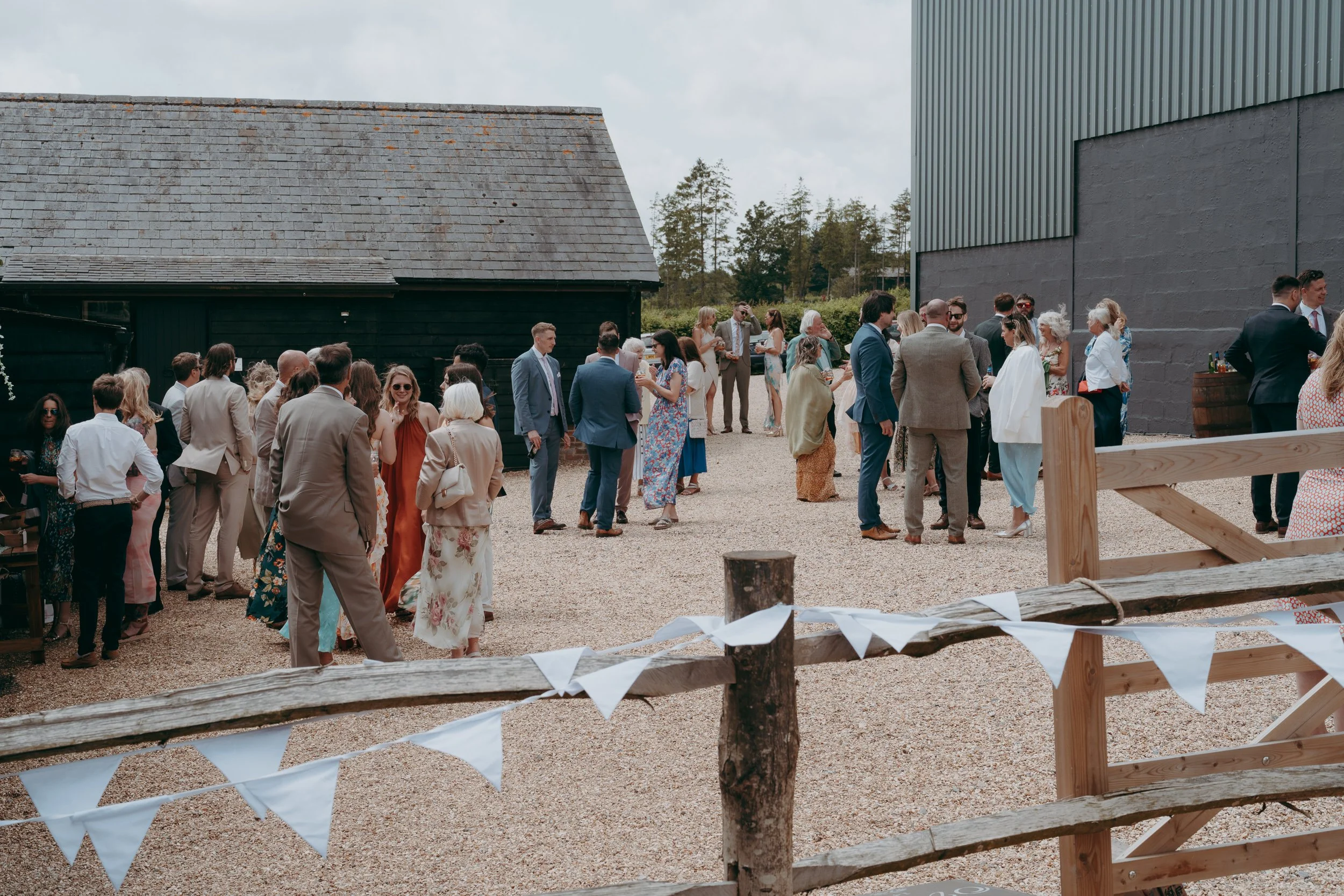 42hampshire-documentary-wedding-photographer-pinglestone-farm-hampshire-.jpg
