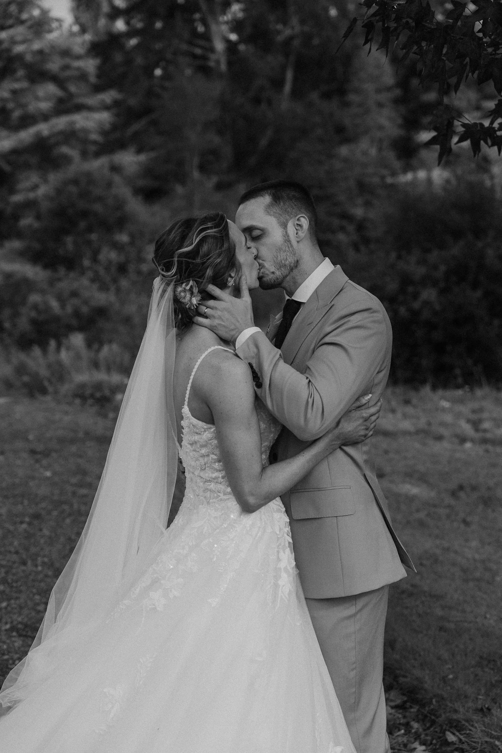 119 hampshire-documentary-wedding-photographer-falconhurst-kent-.jpg