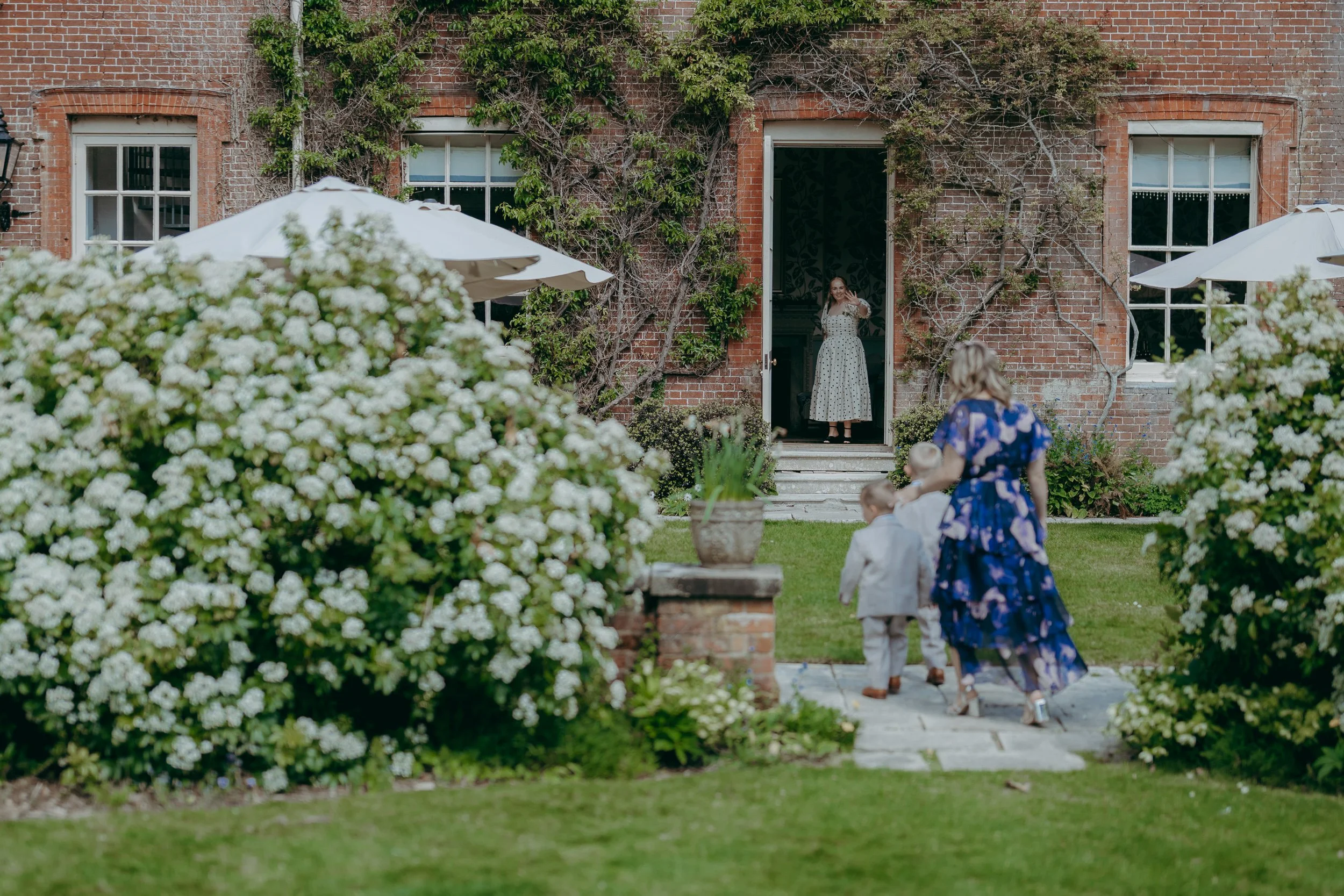 20 hampshire-documentary-wedding-photographer-lainston-house-winchester-.jpg