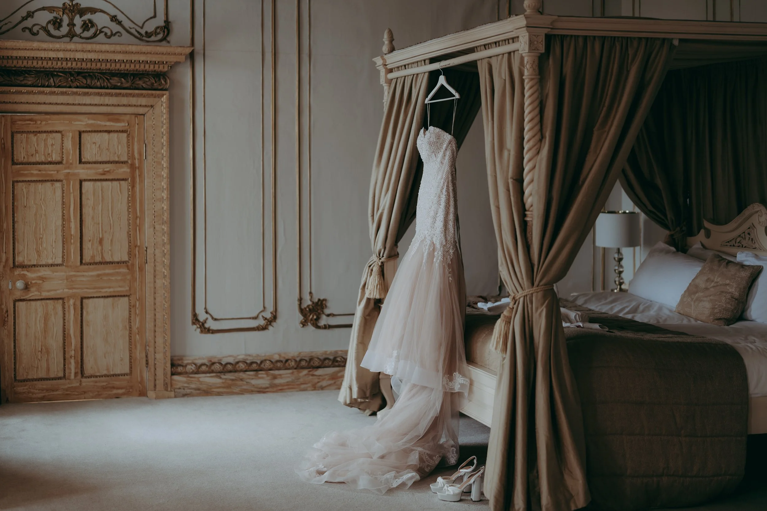 8 essex-documentary-wedding-photographer-gosfield-hall- essex-.jpg