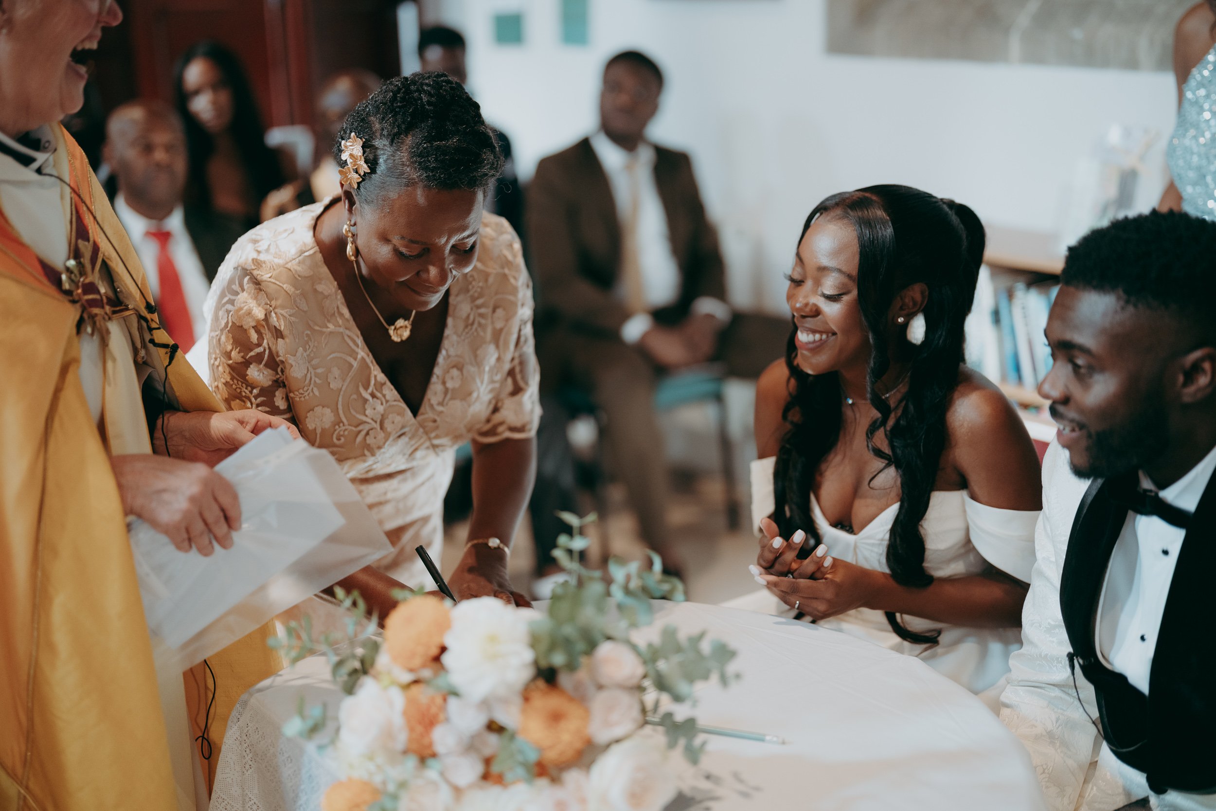 41 hampshire-documentary-wedding-photographer-northbrook-park-farnham-.jpg