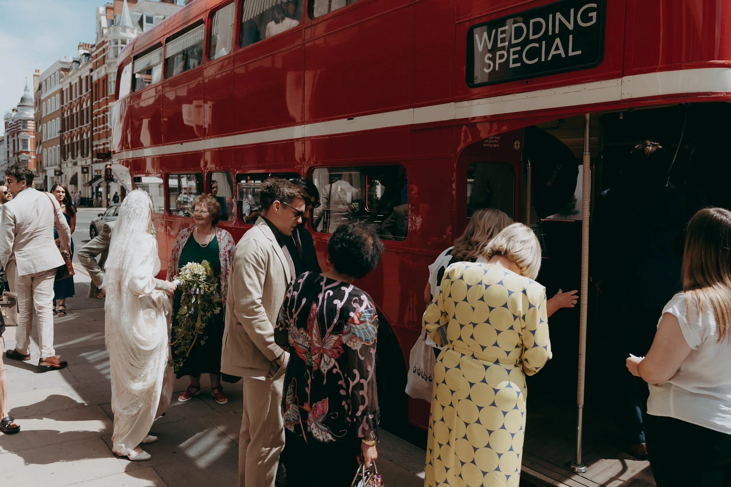 74  london-documentary-wedding-photographer-fitzrovia-chapel-the-globe-swan-south-bank-.jpg