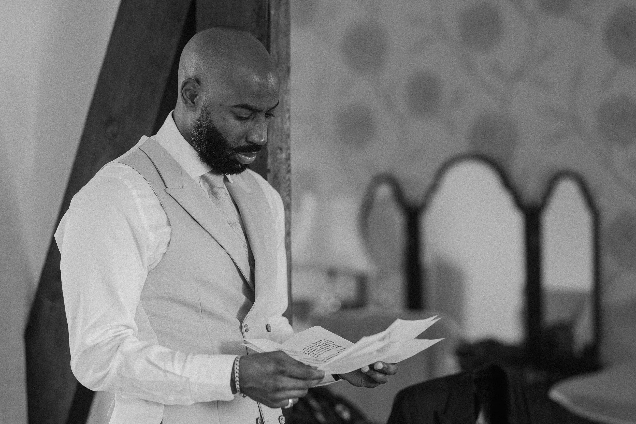 19 surrey-documentary-wedding-photographer-ashdown-park-east-grinstead-.jpg