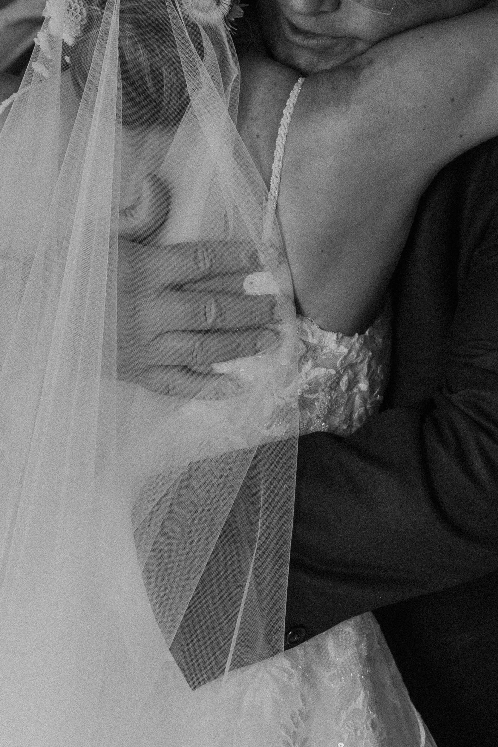 37 hampshire-documentary-wedding-photographer-falconhurst-kent-.jpg