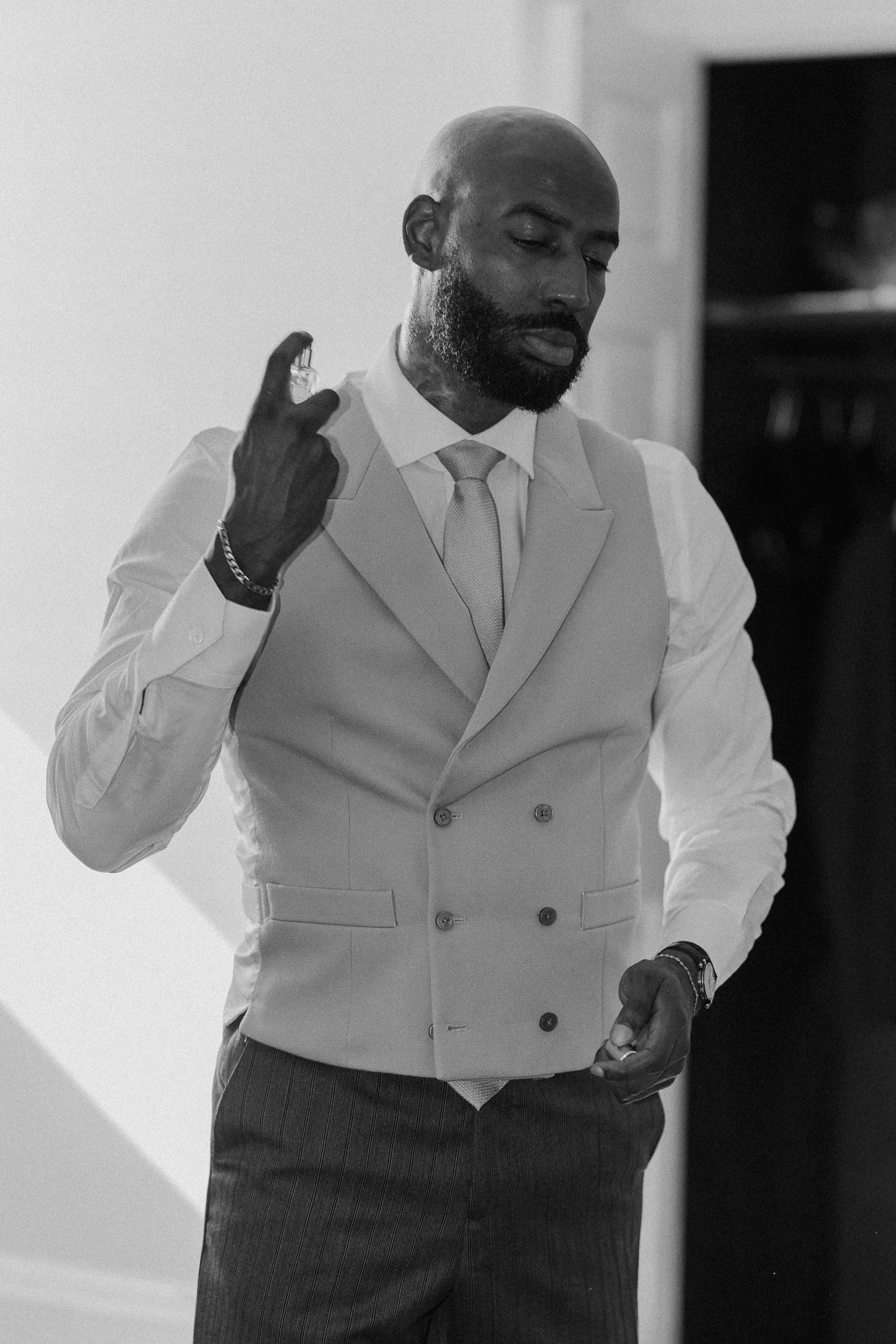 13 surrey-documentary-wedding-photographer-ashdown-park-east-grinstead-.jpg