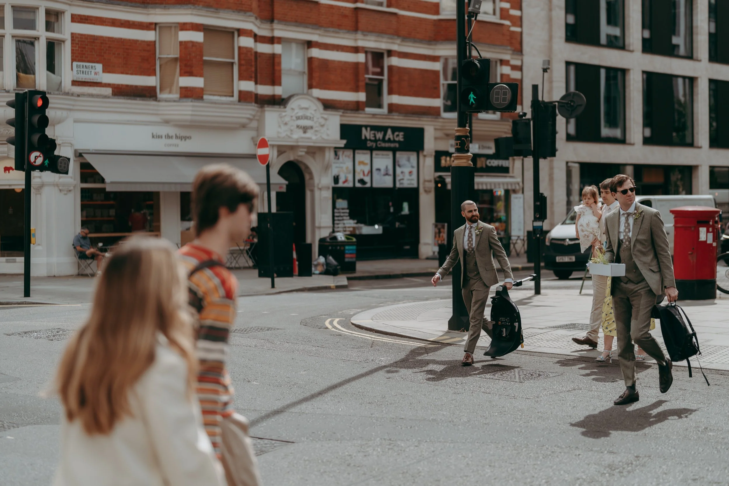 13  london-documentary-wedding-photographer-fitzrovia-chapel-the-globe-swan-south-bank-.jpg