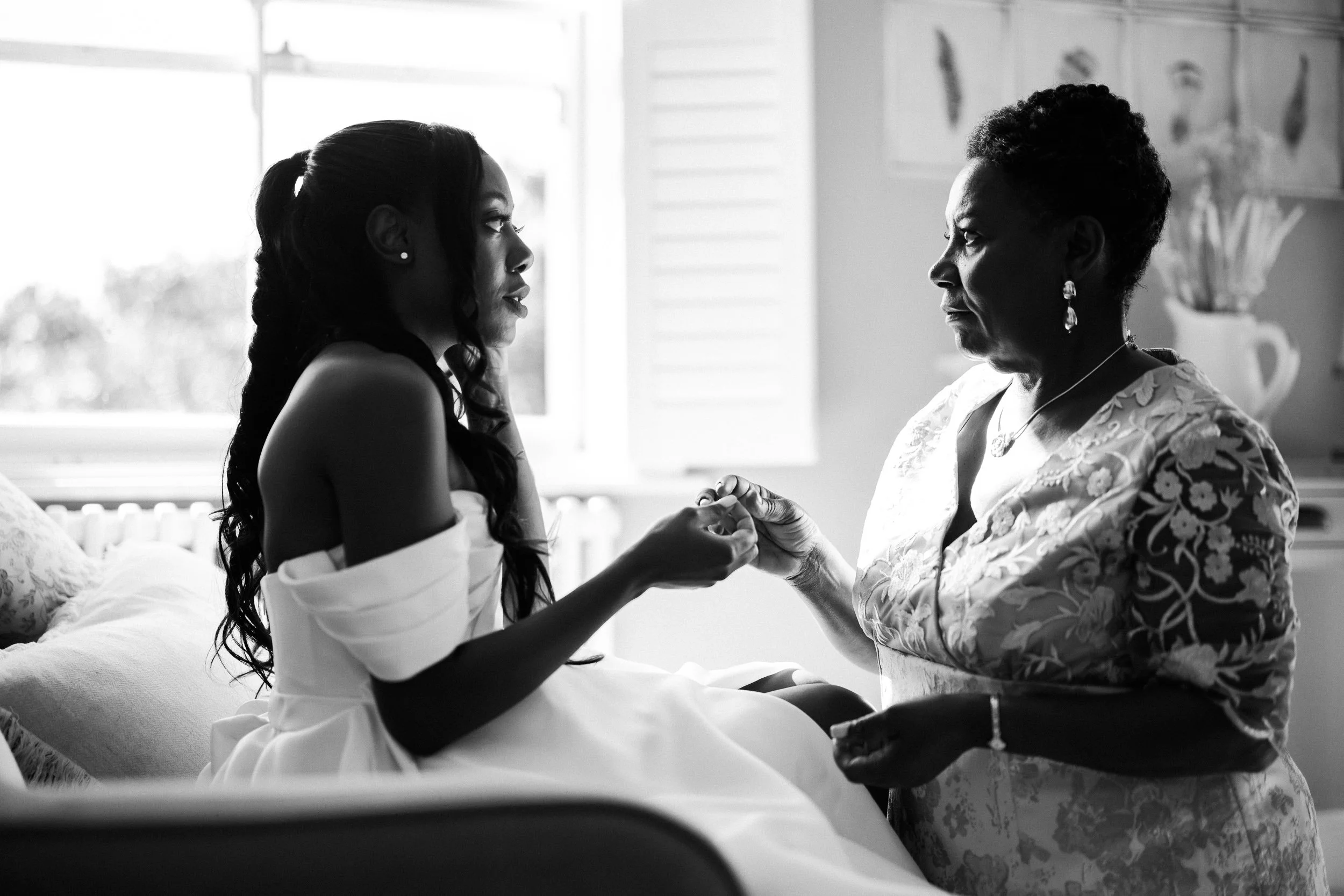 13 hampshire-documentary-wedding-photographer-northbrook-park-farnham-.jpg