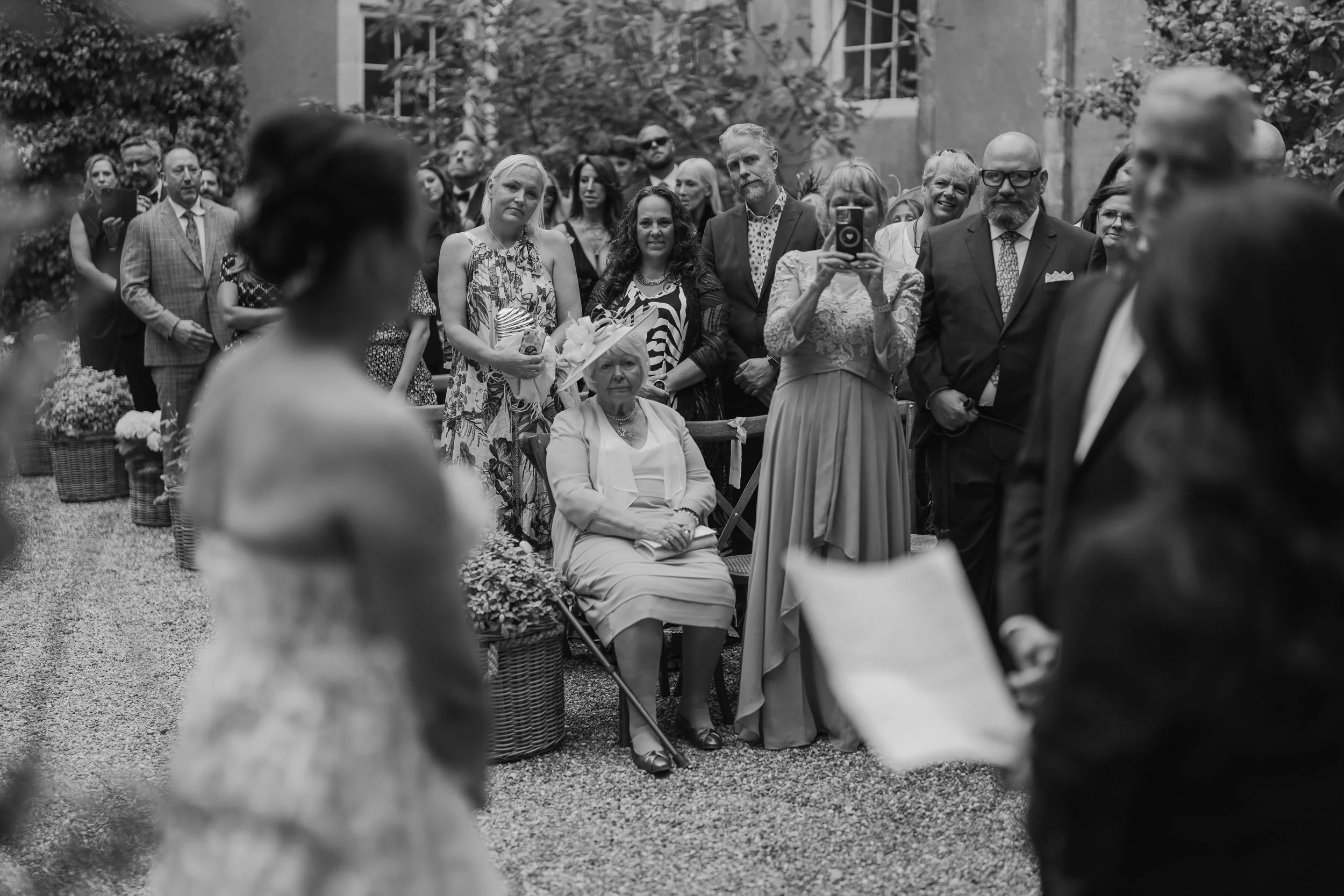 23hampshire-documentary-wedding-photographer-froyle-park-hampshire-.jpg