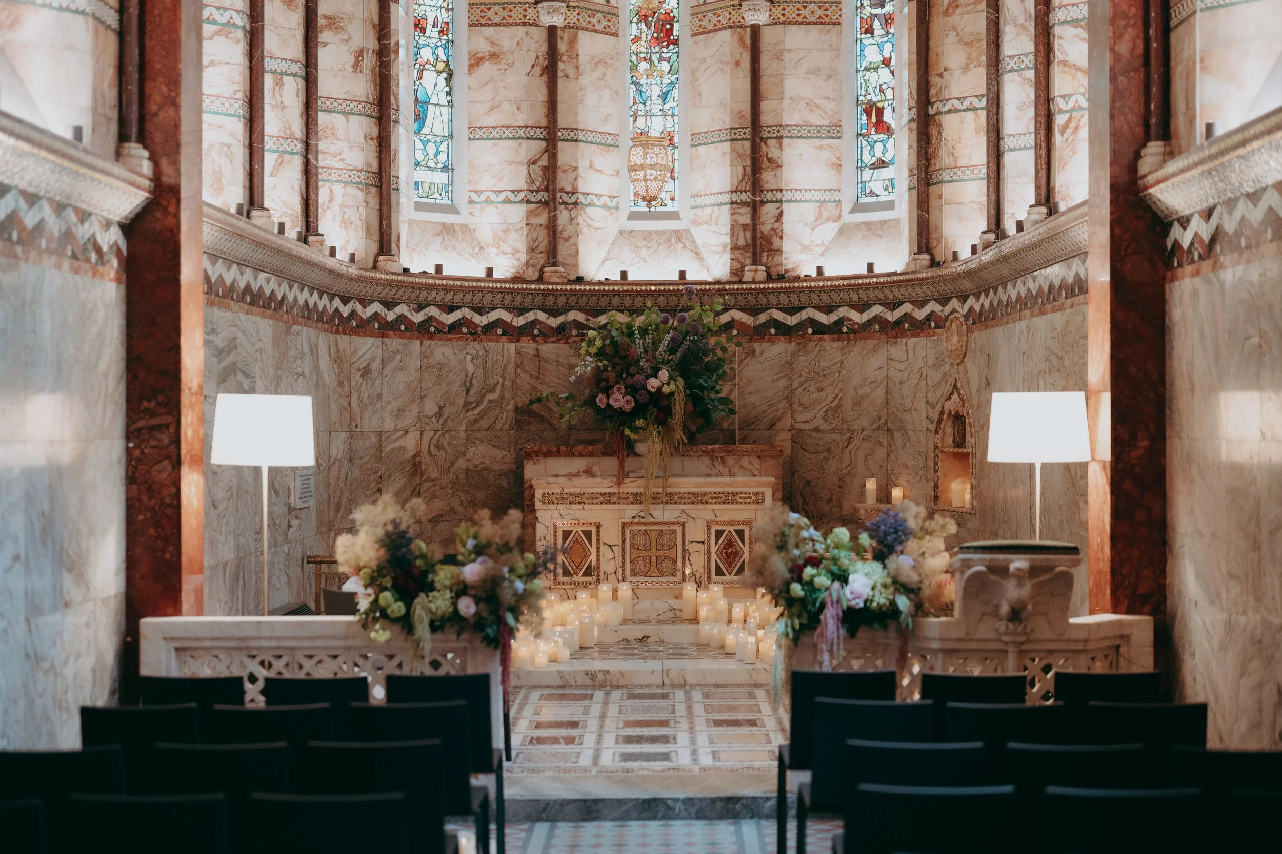 16  london-documentary-wedding-photographer-fitzrovia-chapel-the-globe-swan-south-bank-.jpg