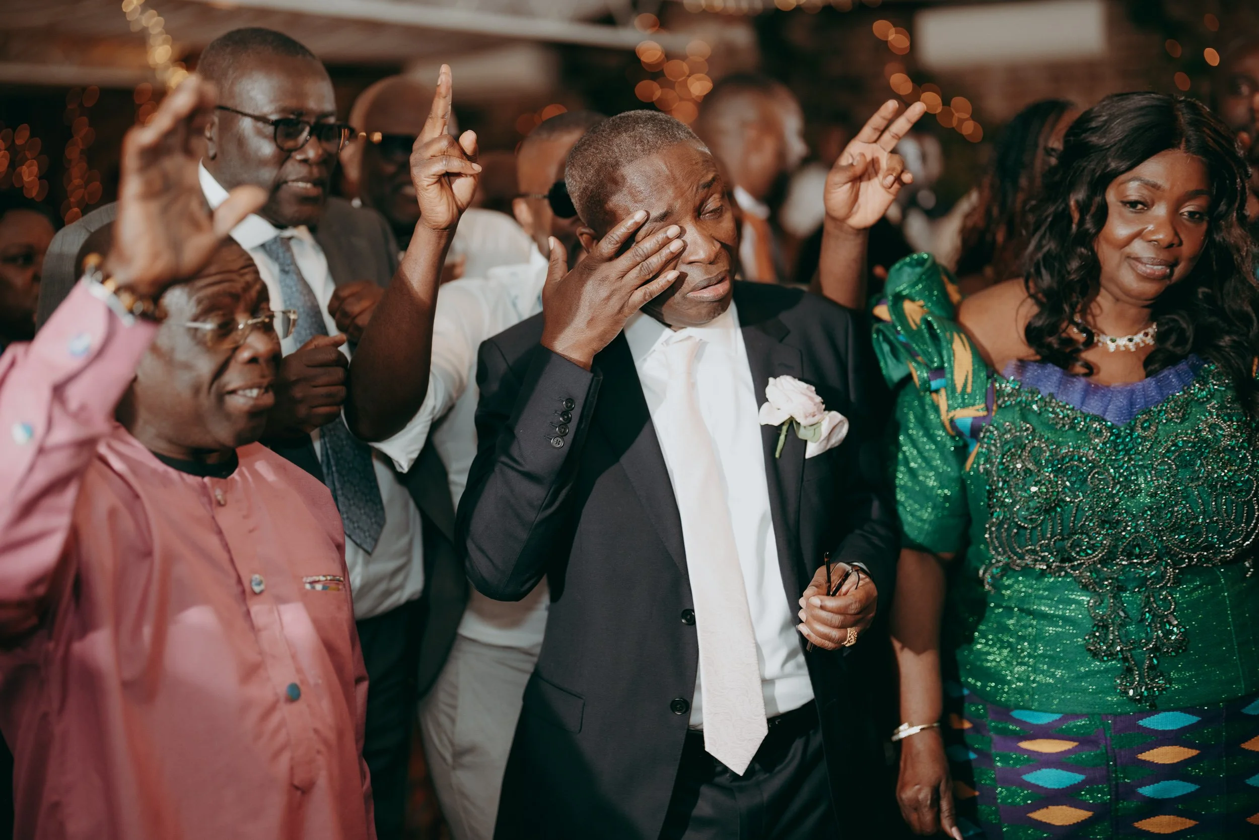 101 hampshire-documentary-wedding-photographer-northbrook-park-farnham-.jpg