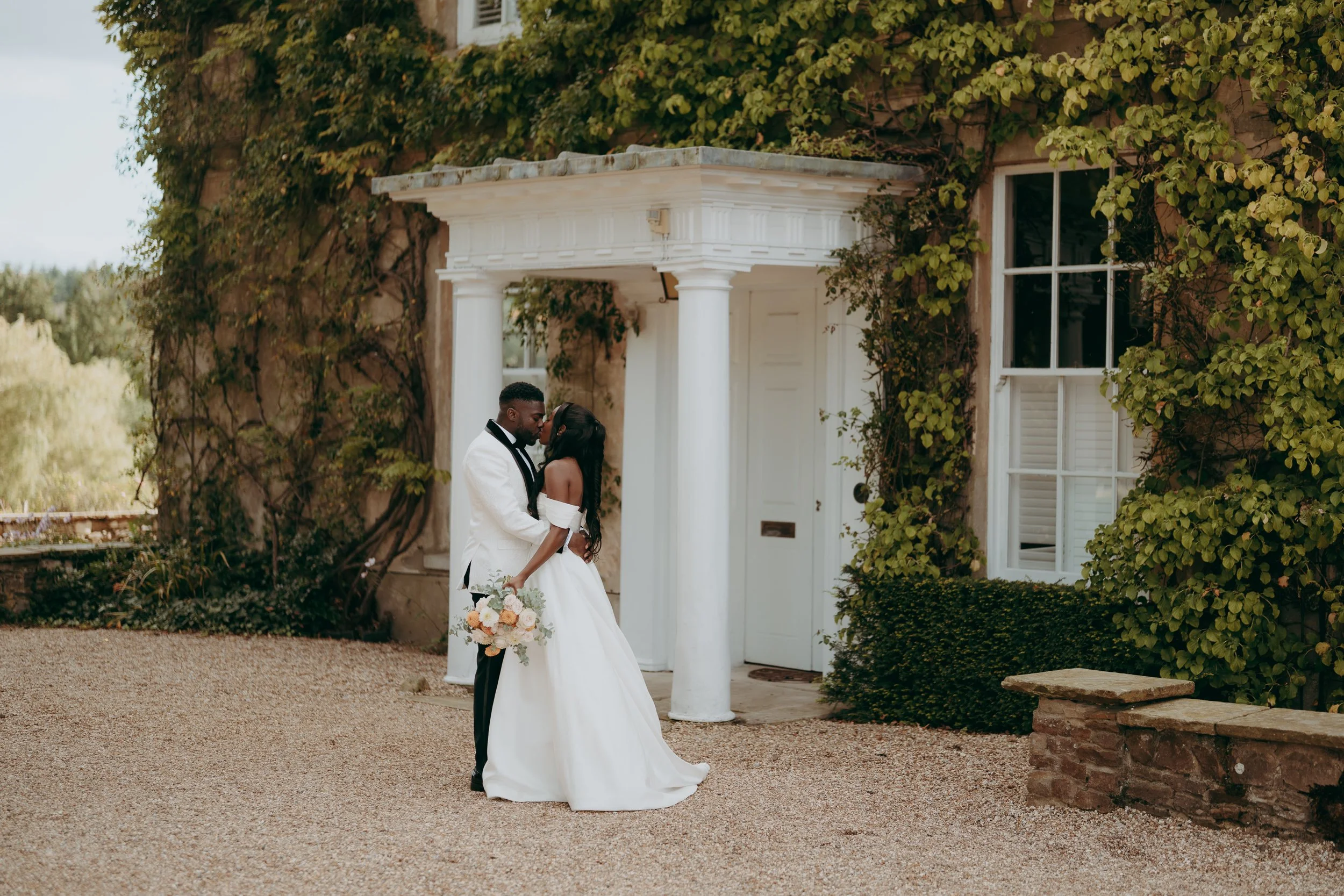 69 hampshire-documentary-wedding-photographer-northbrook-park-farnham-.jpg