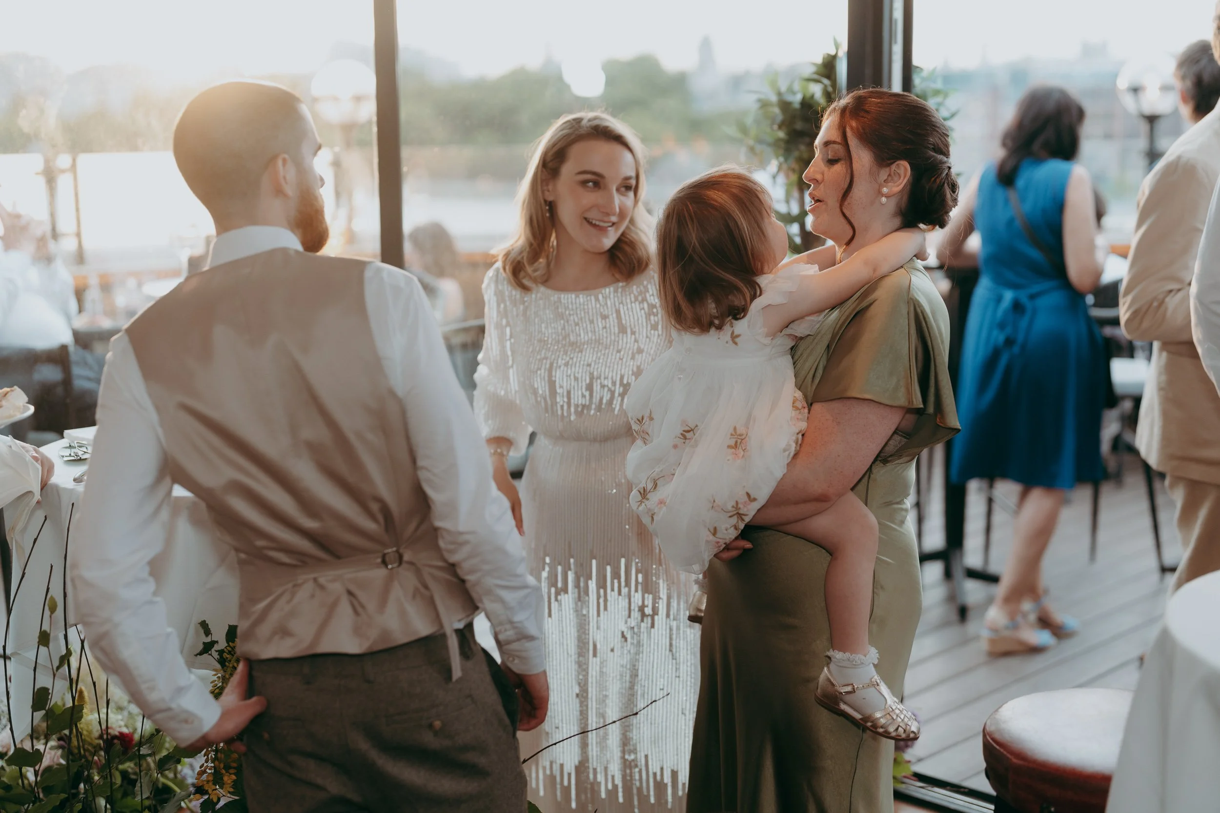 135  london-documentary-wedding-photographer-fitzrovia-chapel-the-globe-swan-south-bank-.jpg
