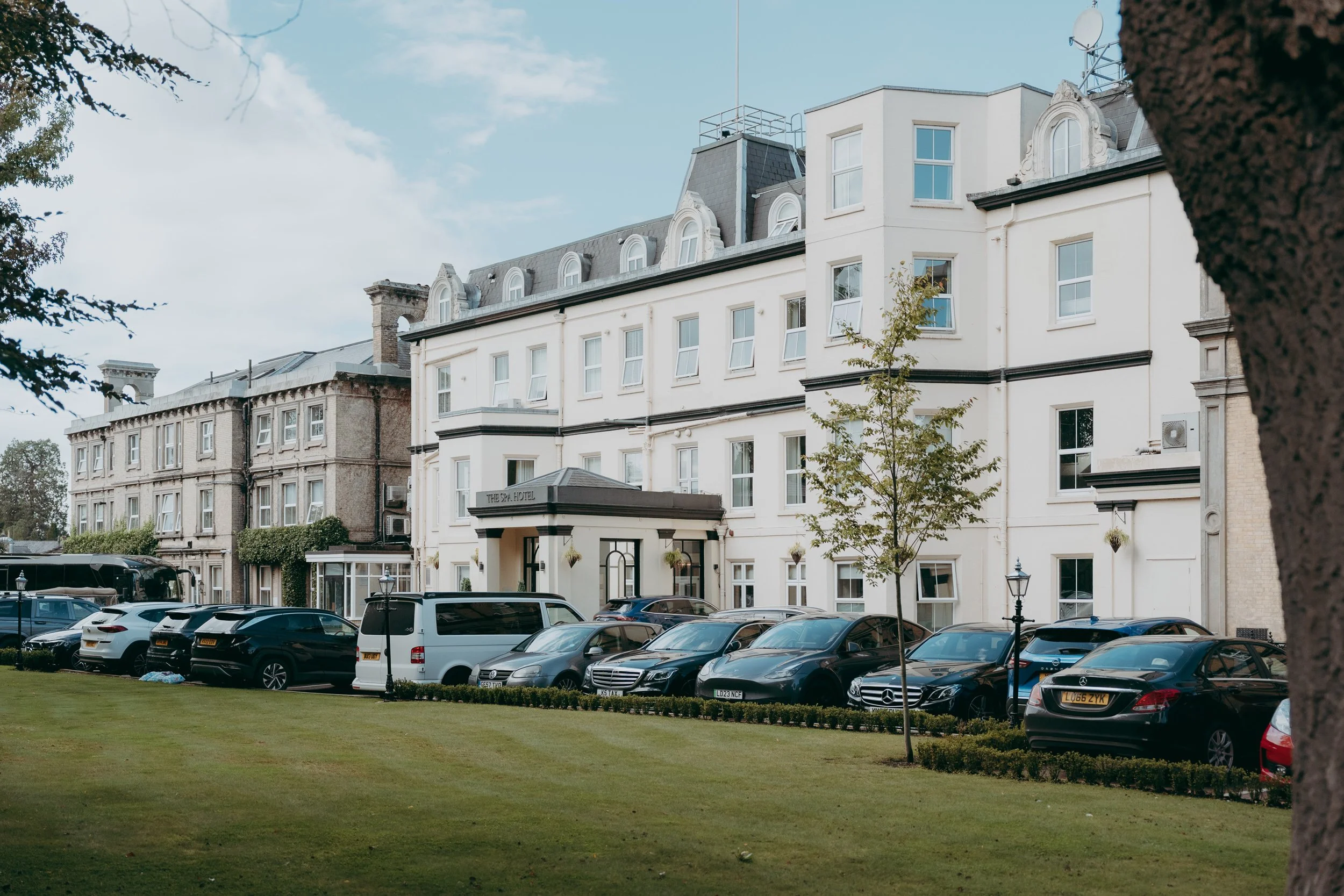 1 hampshire-documentary-wedding-photographer-falconhurst-kent-.jpg