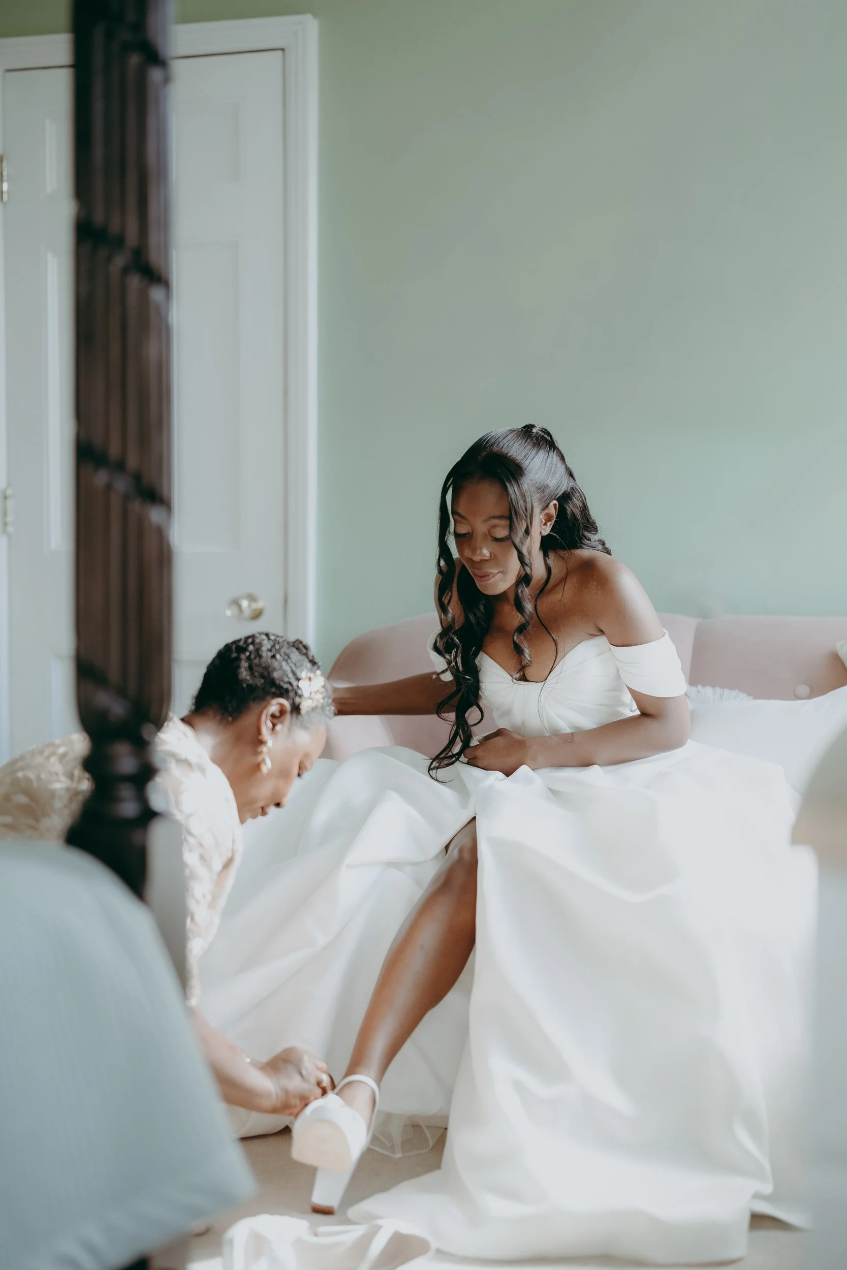 9 hampshire-documentary-wedding-photographer-northbrook-park-farnham-.jpg