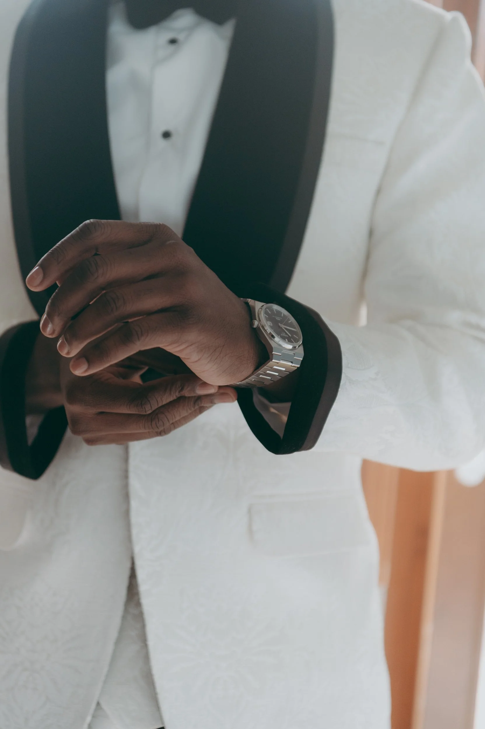 18 hampshire-documentary-wedding-photographer-northbrook-park-farnham-.jpg