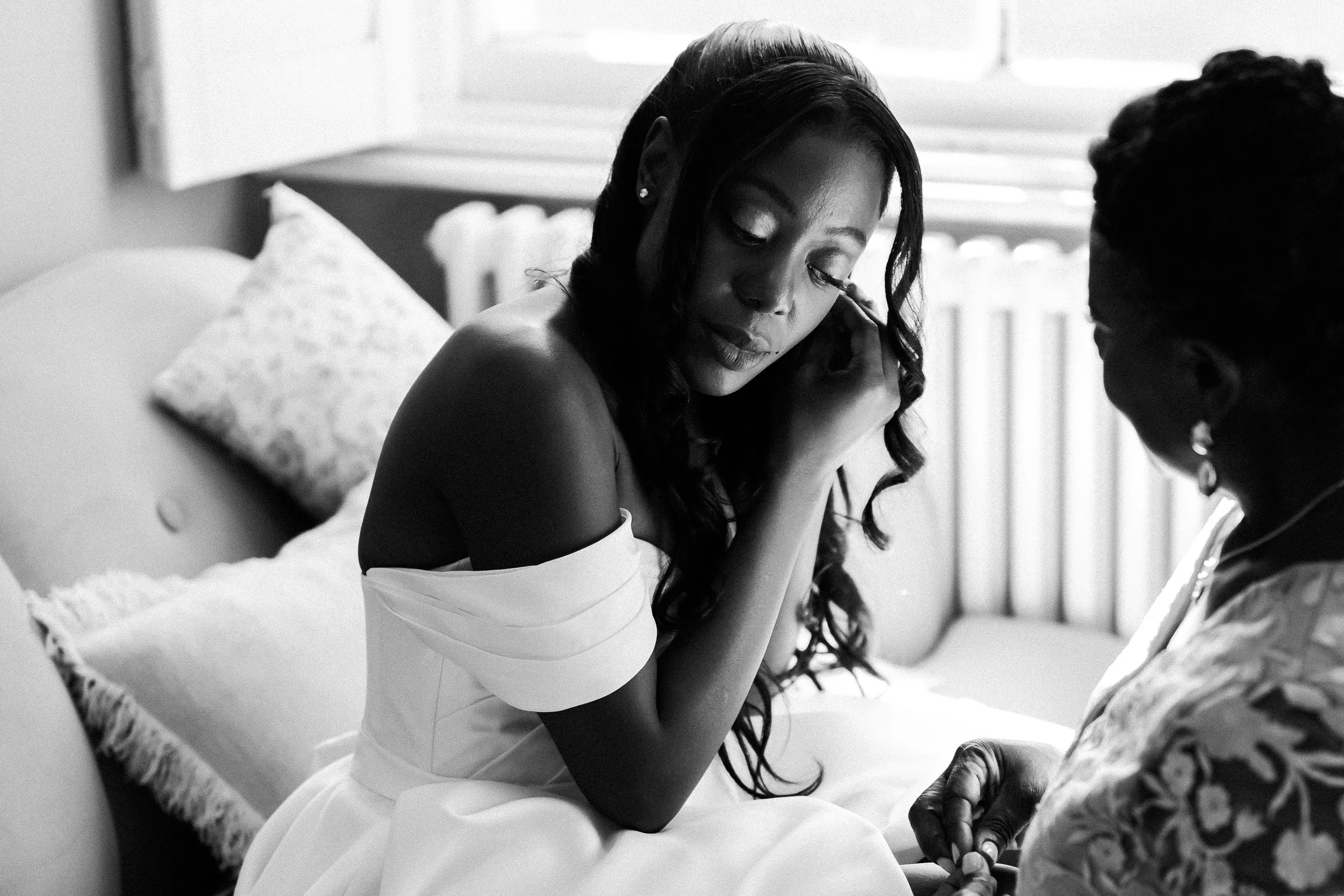 14 hampshire-documentary-wedding-photographer-northbrook-park-farnham-.jpg