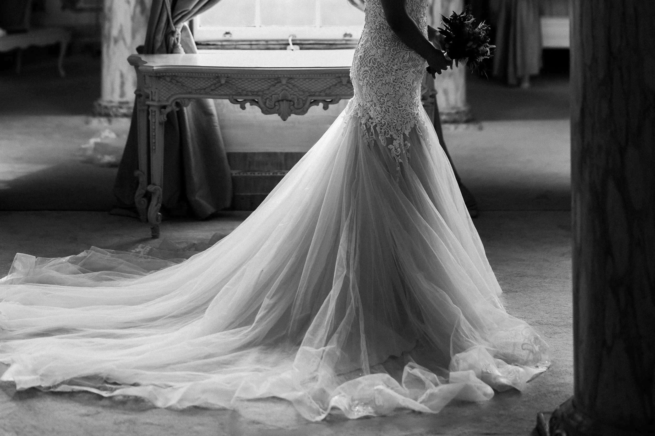 16 essex-documentary-wedding-photographer-gosfield-hall- essex-.jpg