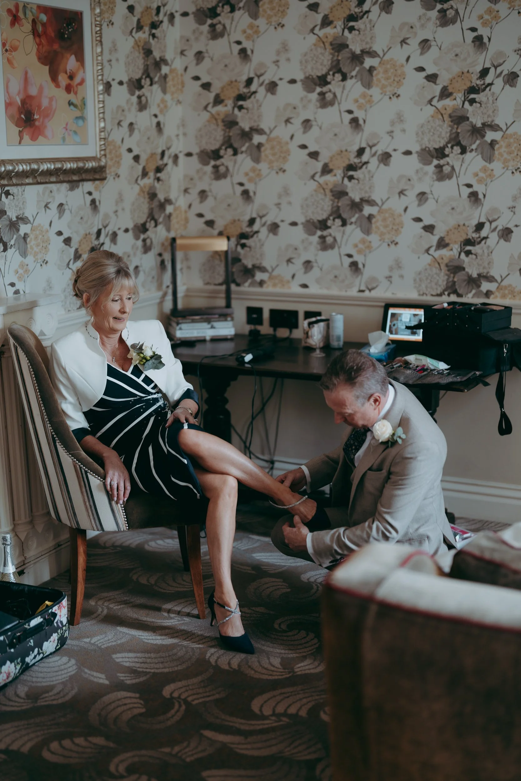 21 hampshire-documentary-wedding-photographer-lainston-house-winchester-.jpg