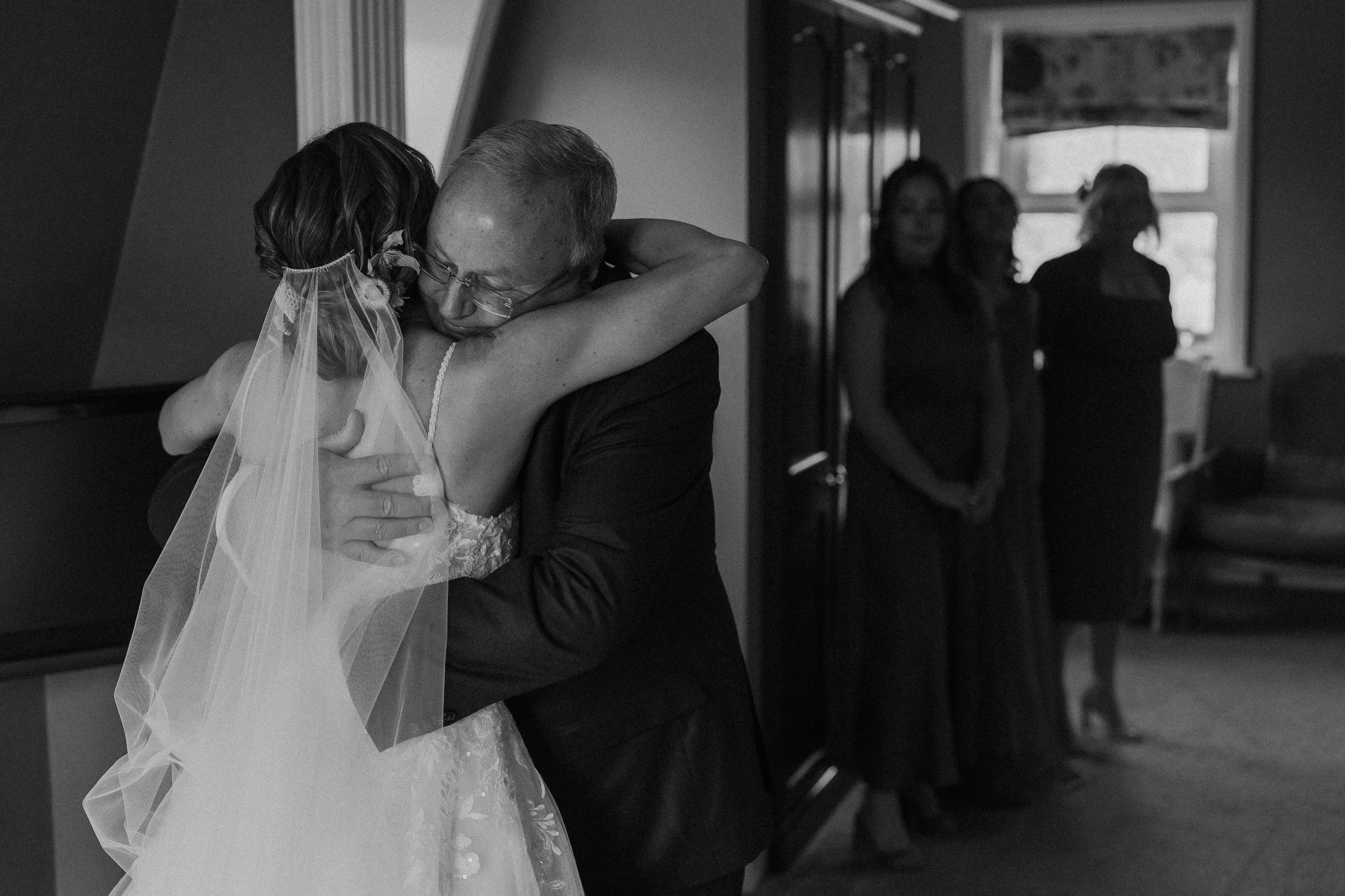 38 hampshire-documentary-wedding-photographer-falconhurst-kent-.jpg