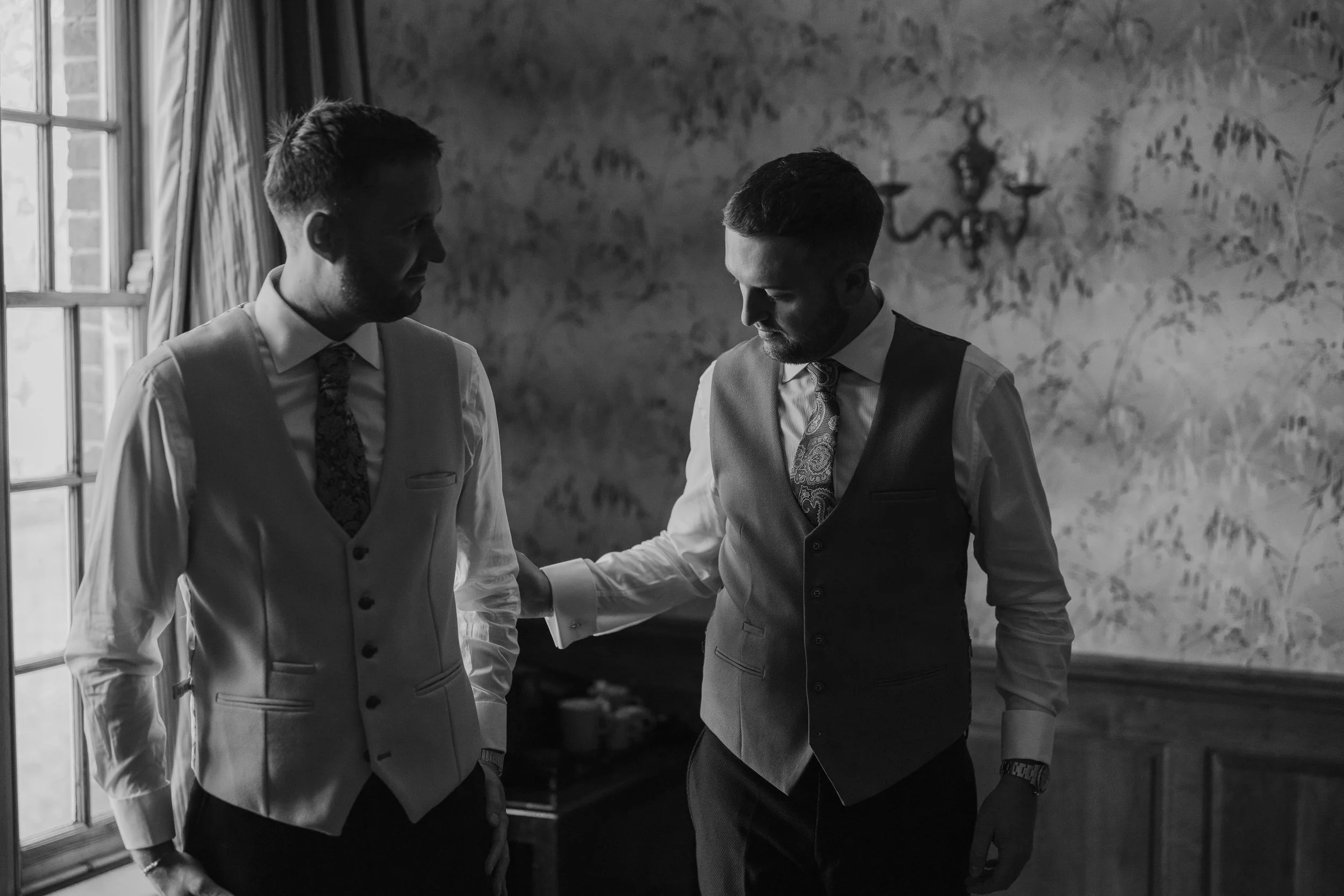 16 hampshire-documentary-wedding-photographer-lainston-house-winchester-.jpg