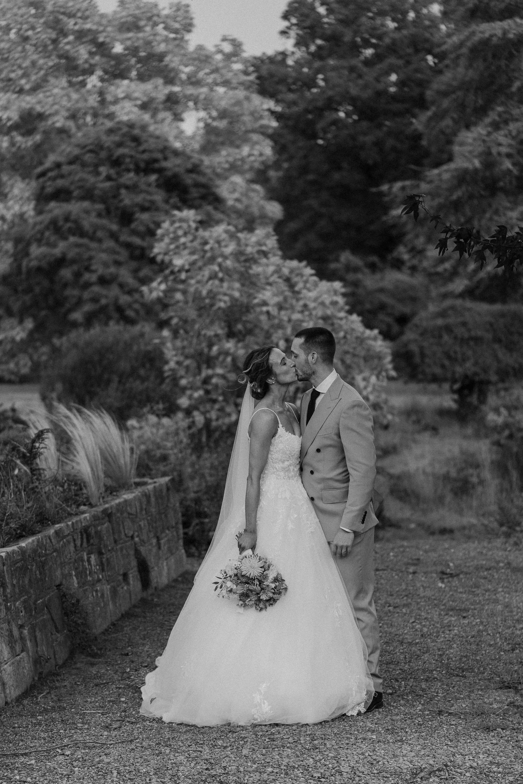 116 hampshire-documentary-wedding-photographer-falconhurst-kent-.jpg