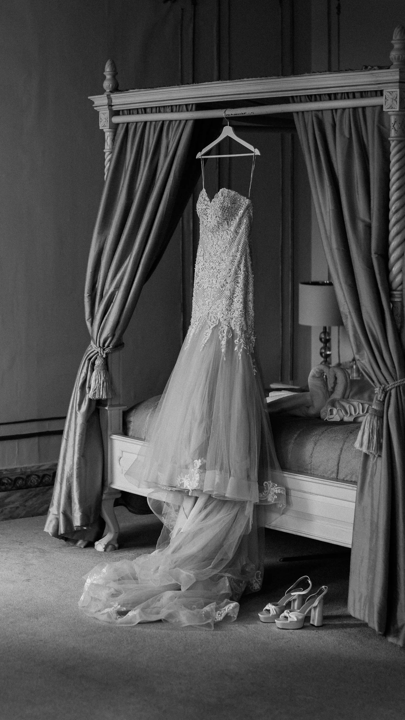 7 essex-documentary-wedding-photographer-gosfield-hall- essex-.jpg