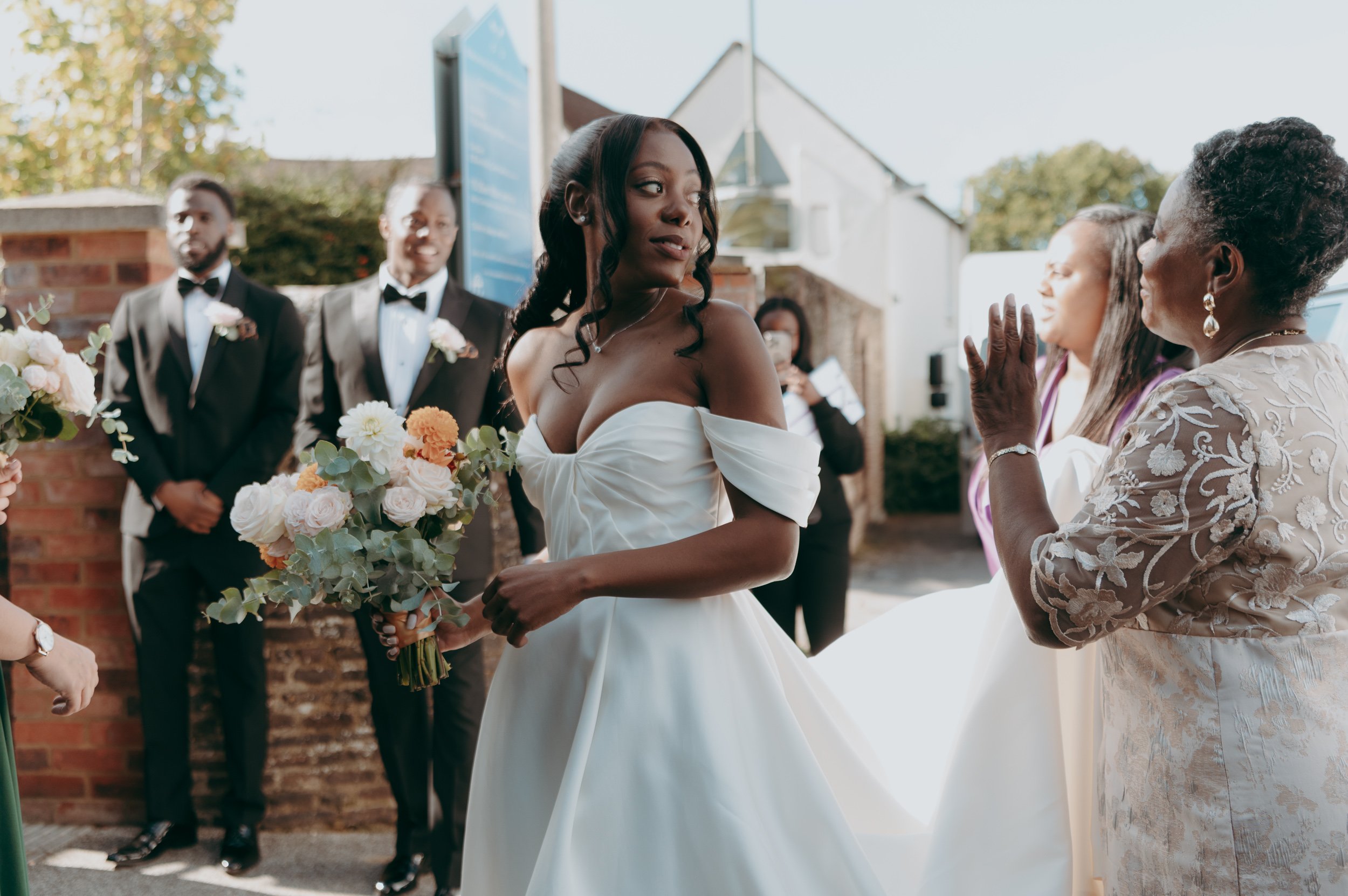 21 hampshire-documentary-wedding-photographer-northbrook-park-farnham-.jpg