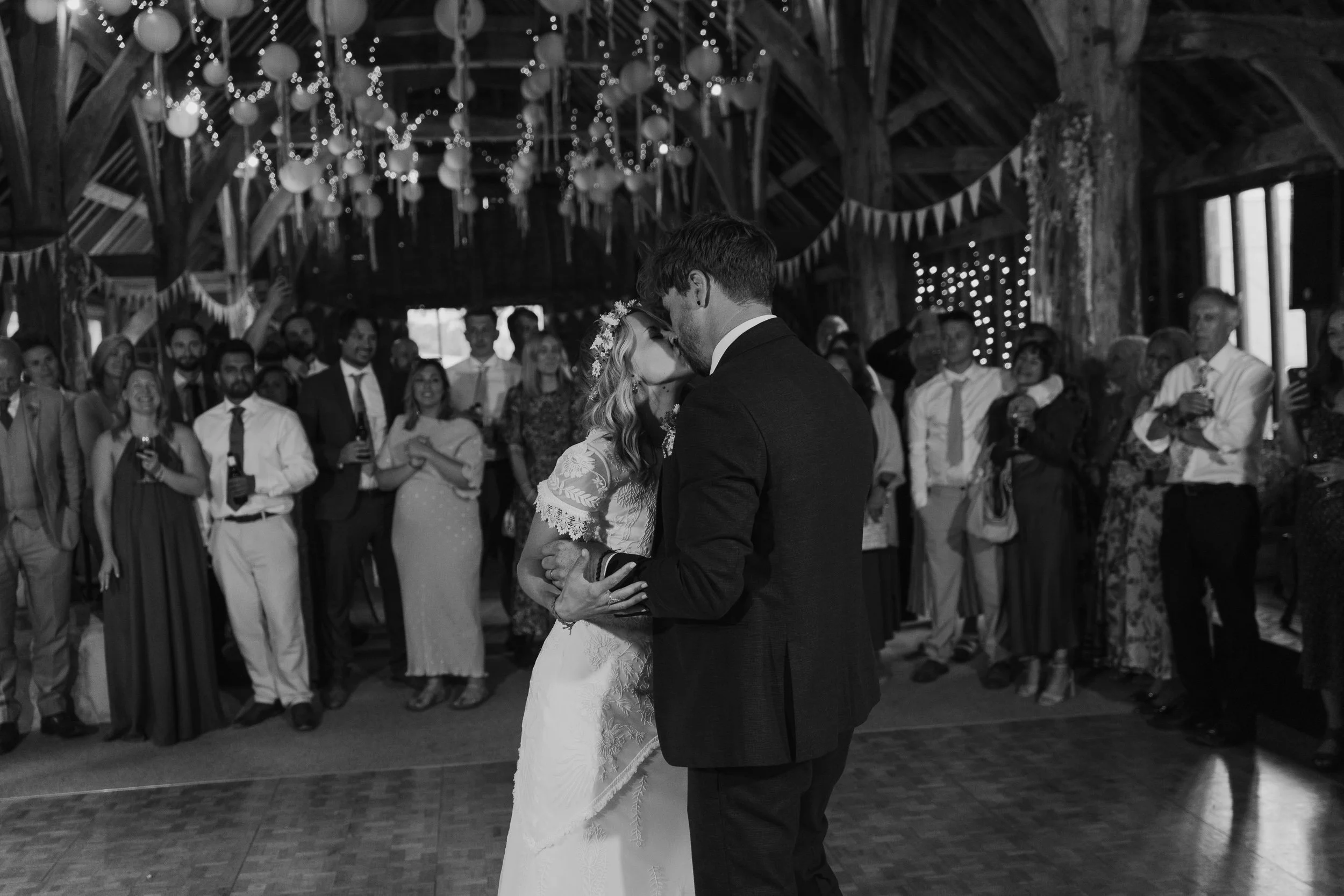 158hampshire-documentary-wedding-photographer-pinglestone-farm-hampshire-.jpg